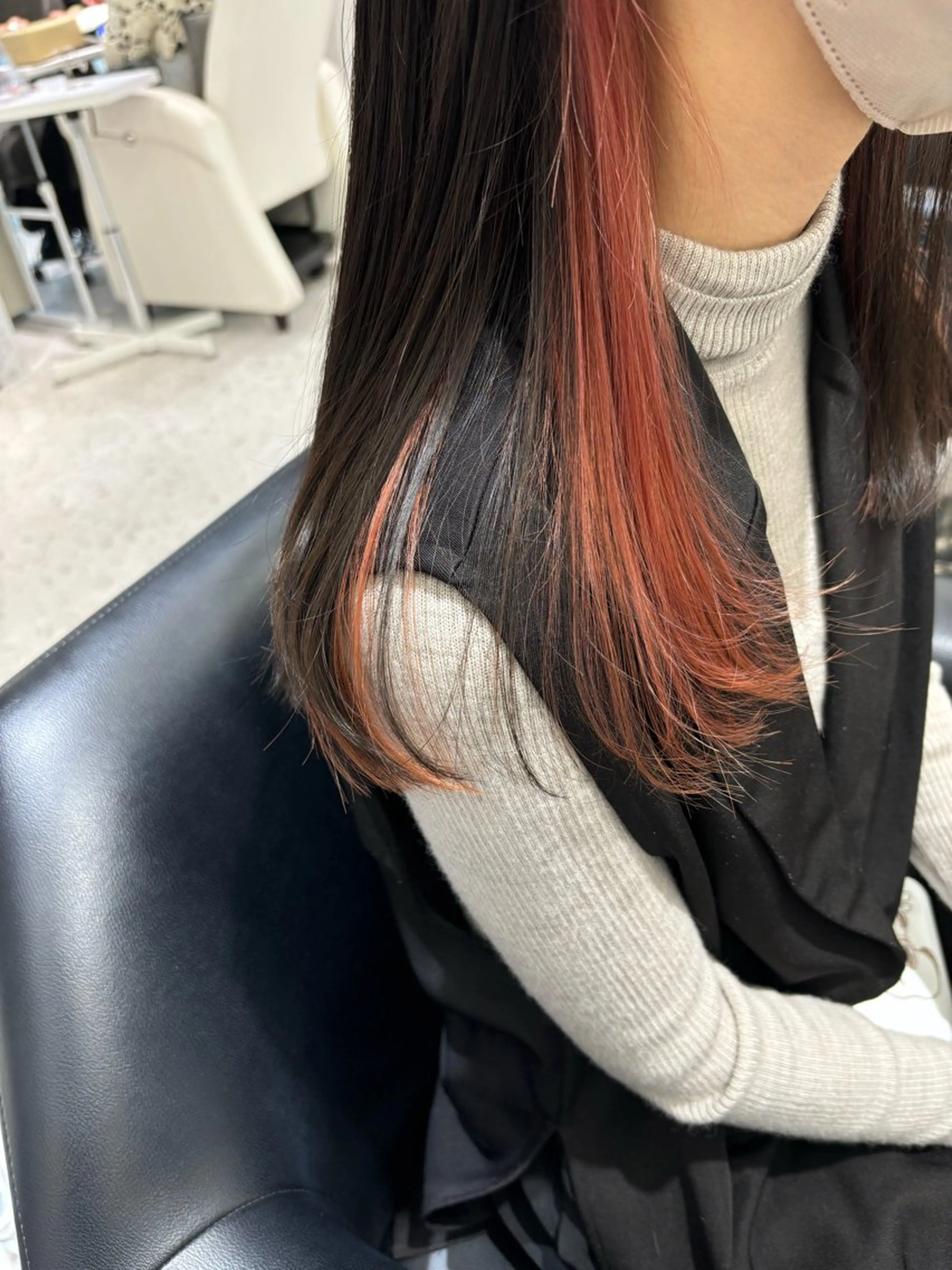 セミロング カラー デザインカラー 山田 ひかりのヘアスタイル
