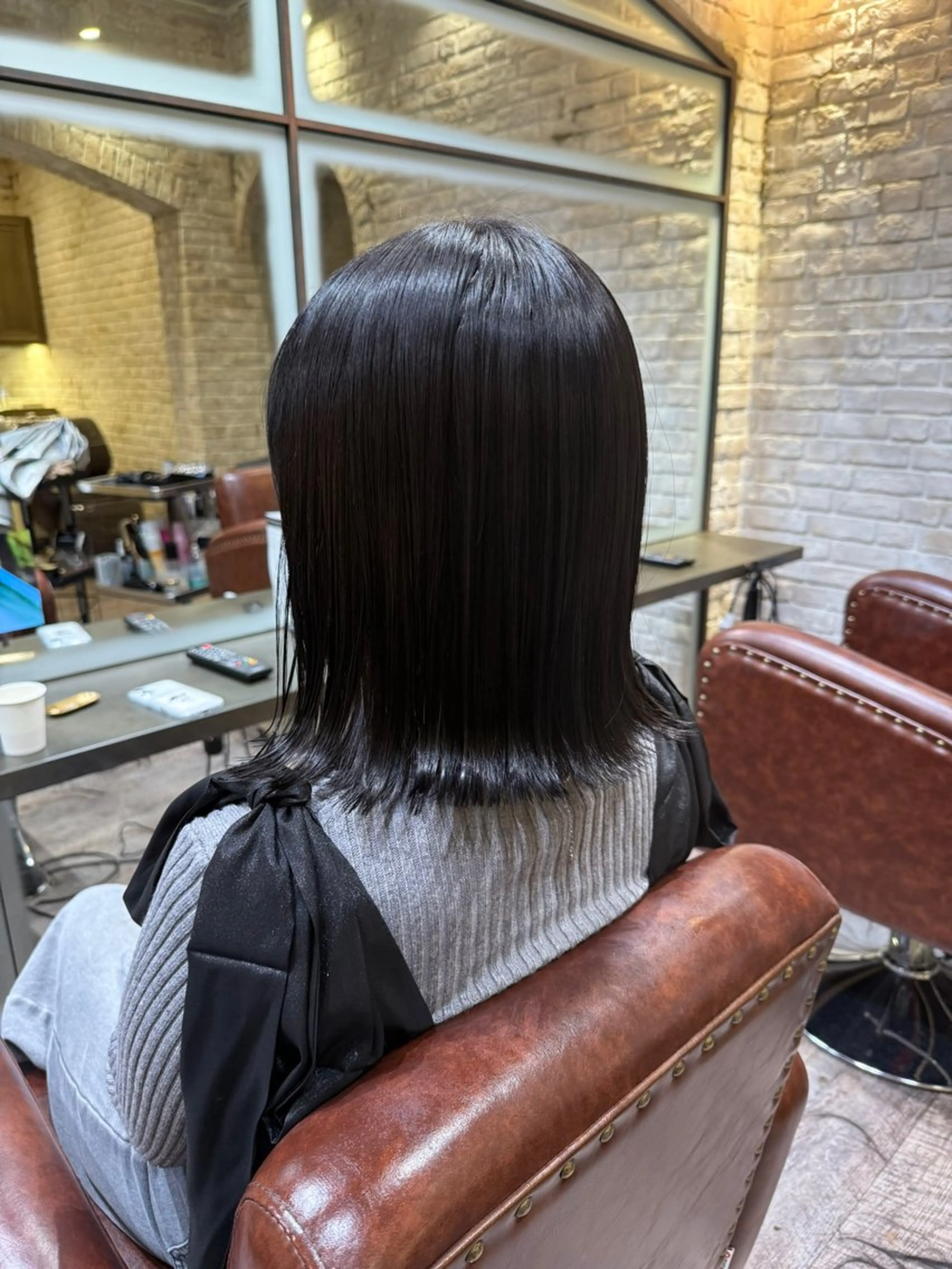 ミディアム カラー 外ハネヘア カットパーマ3000 円/水曜日モデルのヘアスタイル