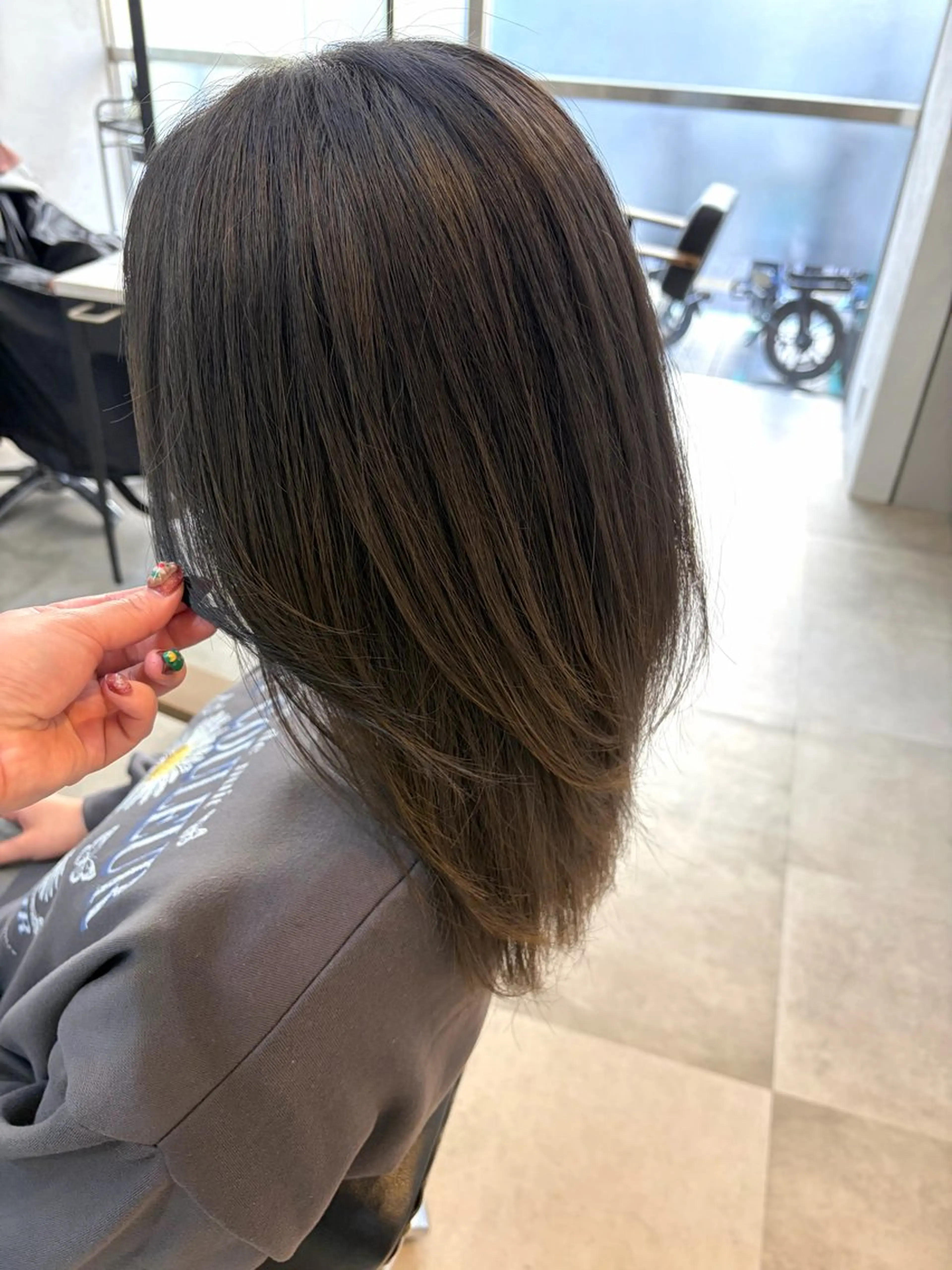 セミロング カラー 🥀韓国ヘア🥀 宮津真菜のヘアスタイル