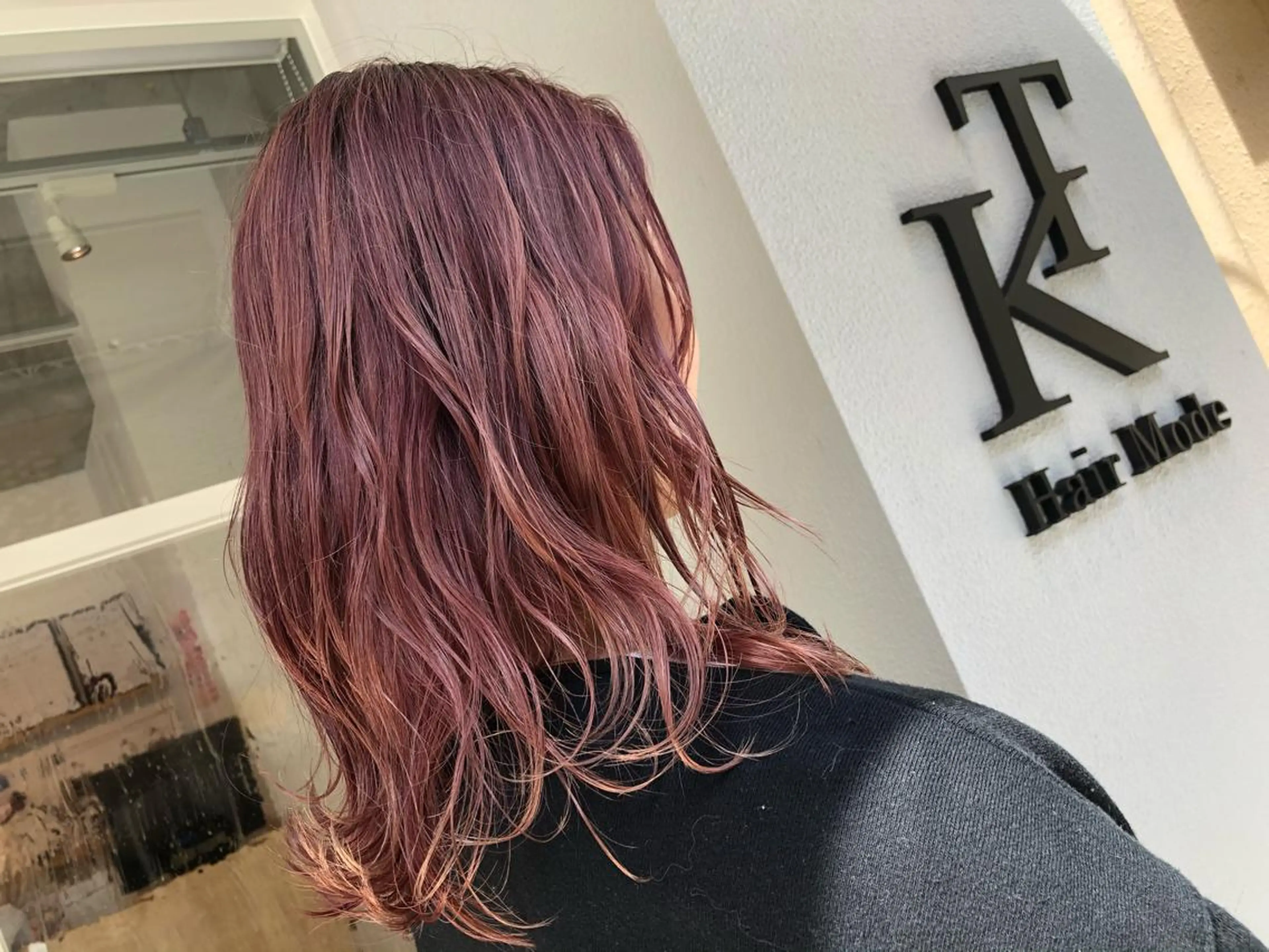 ミディアム カラー ブリーチ イルミナカラー ピンクカラー 田辺 黎花のヘアスタイル