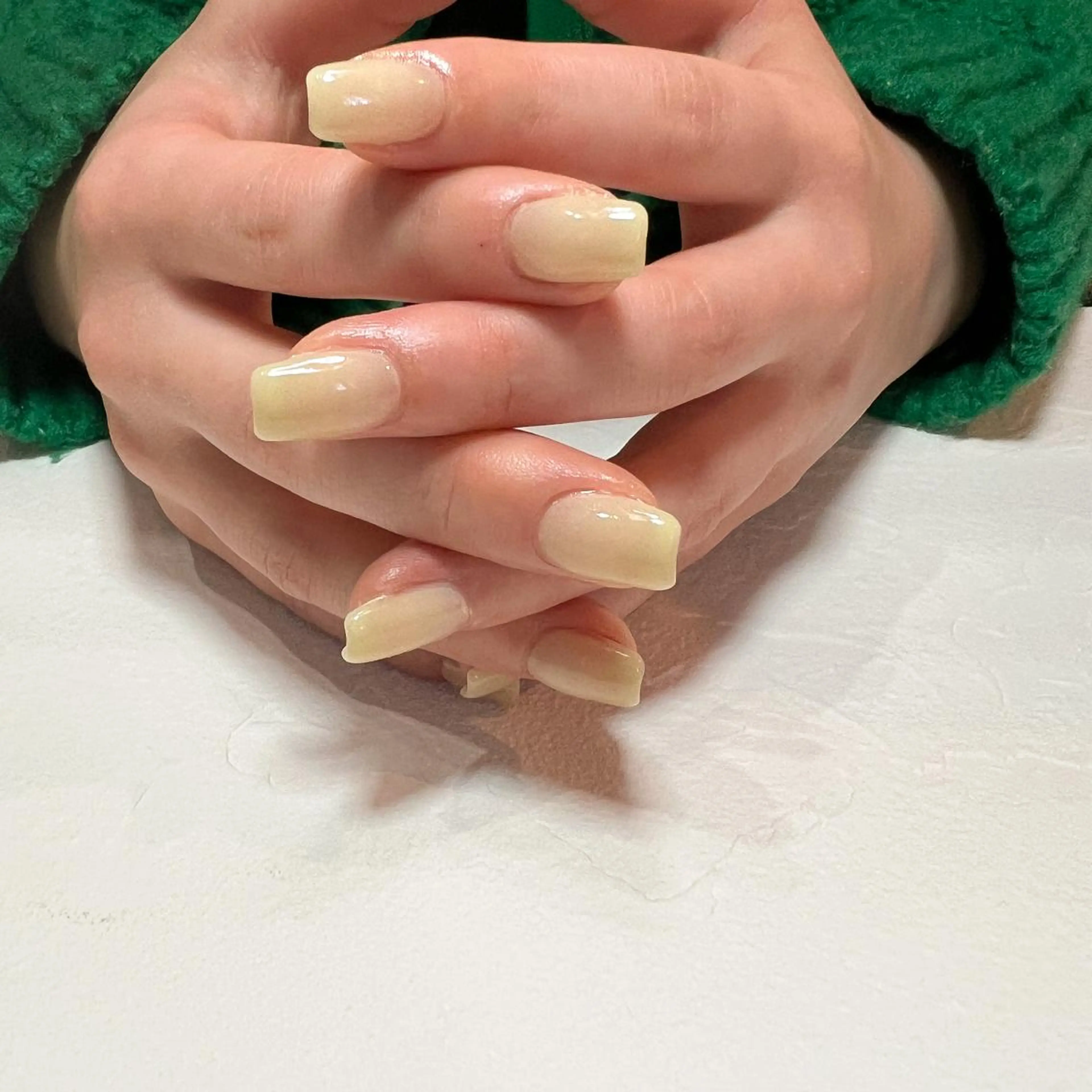 ミディアム ネイル nailsalon ULLのネイルデザイン