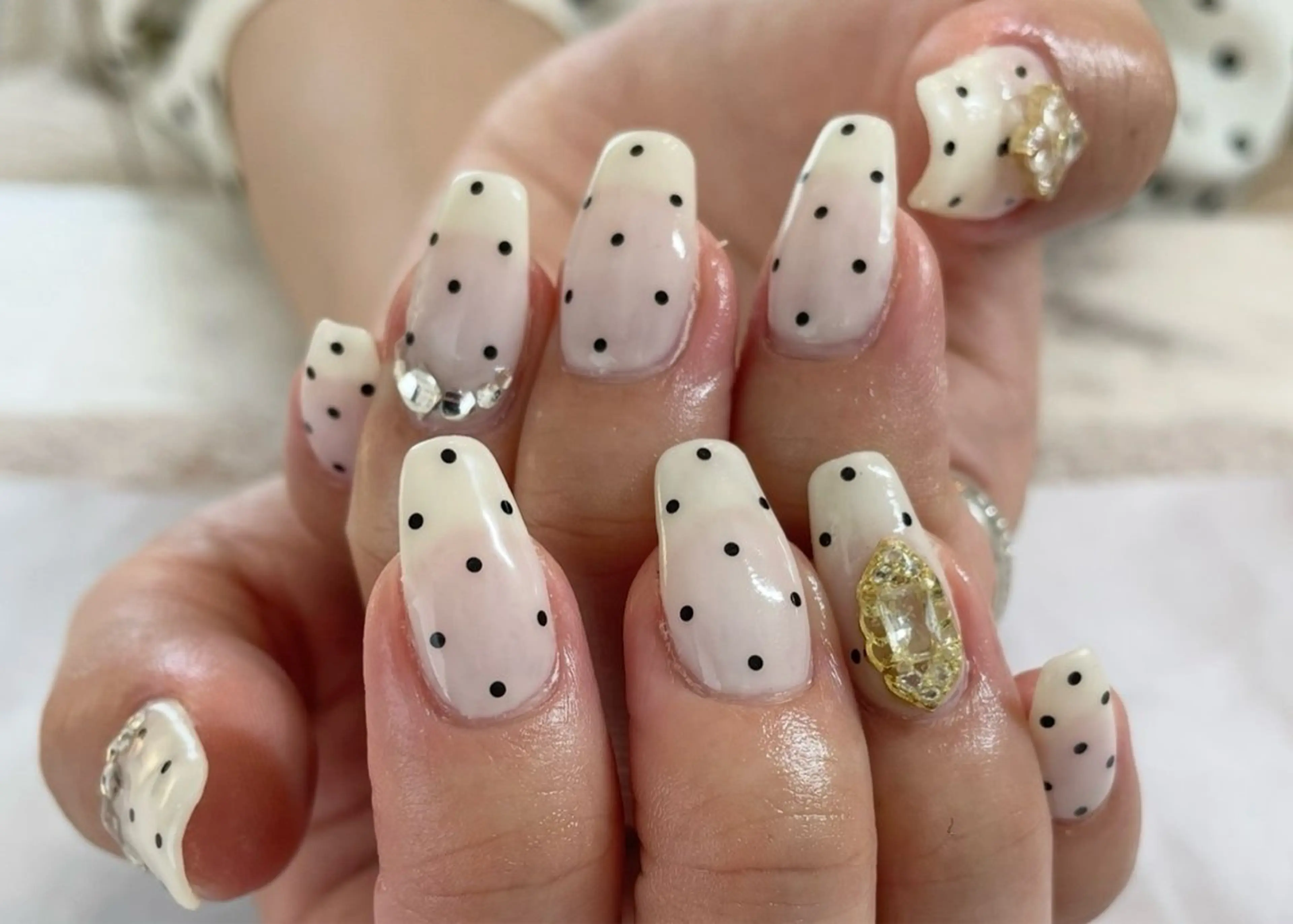 ネイル 青木 綾子のネイルデザイン