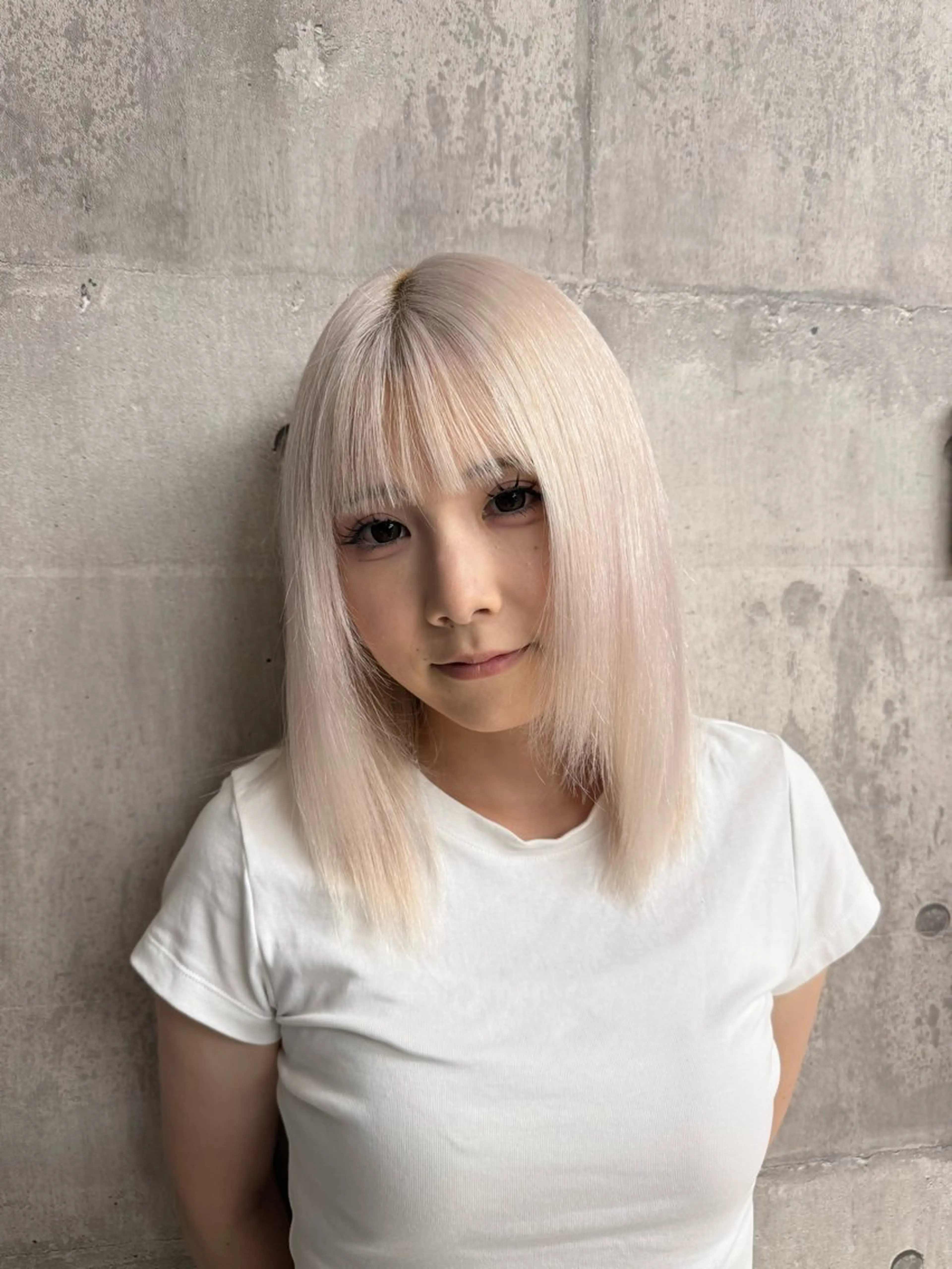 ミディアム カラー ベージュカラー ブリーチ ブロンド ミルクティーベージュ ピンクカラー ヘアカラー 【🥀履歴修正🥀】 ハイトーン職人/拓真のヘアスタイル