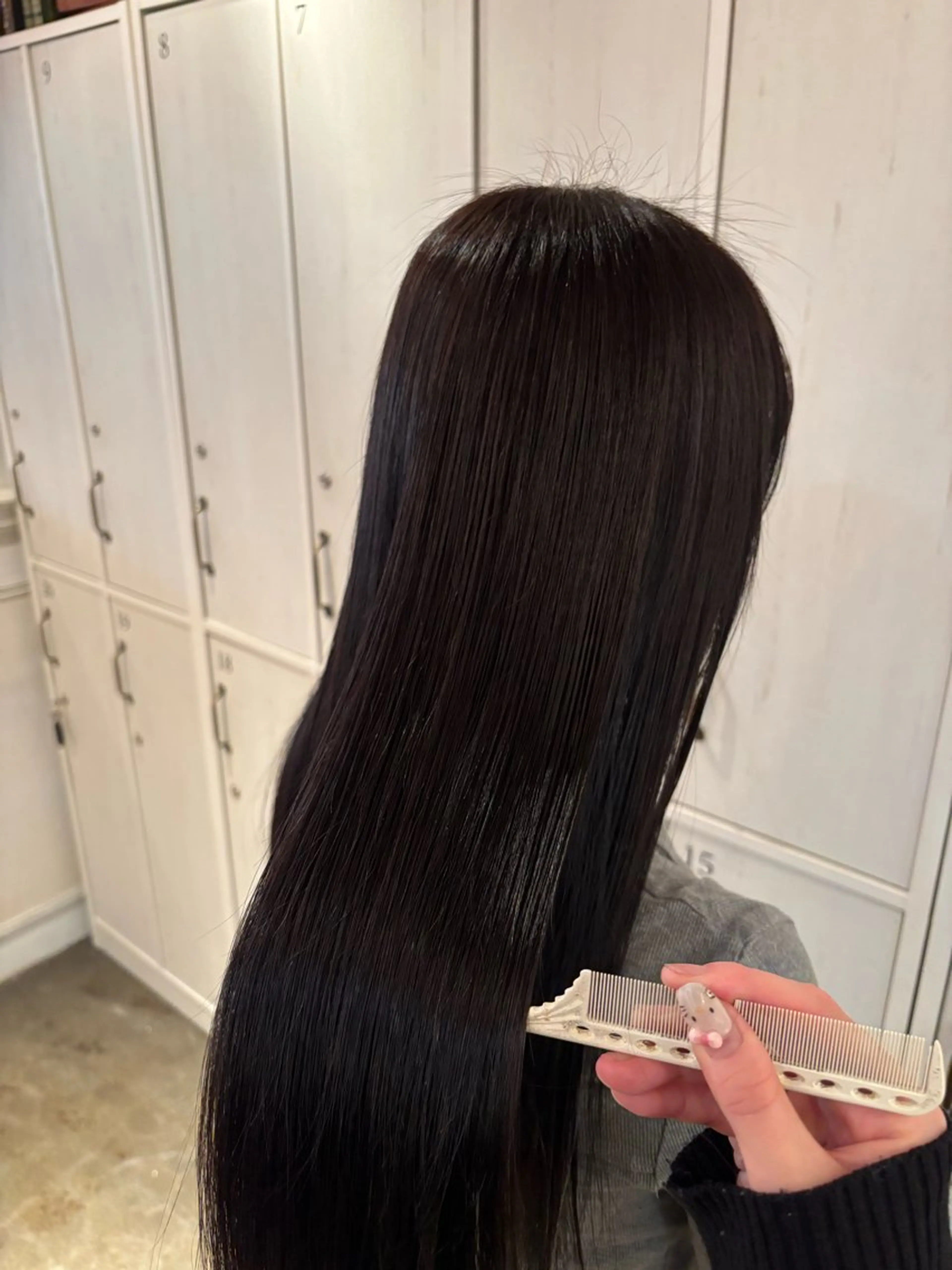 ロング オリーブカラー/艶髪 🦋kokona🦋のヘアスタイル