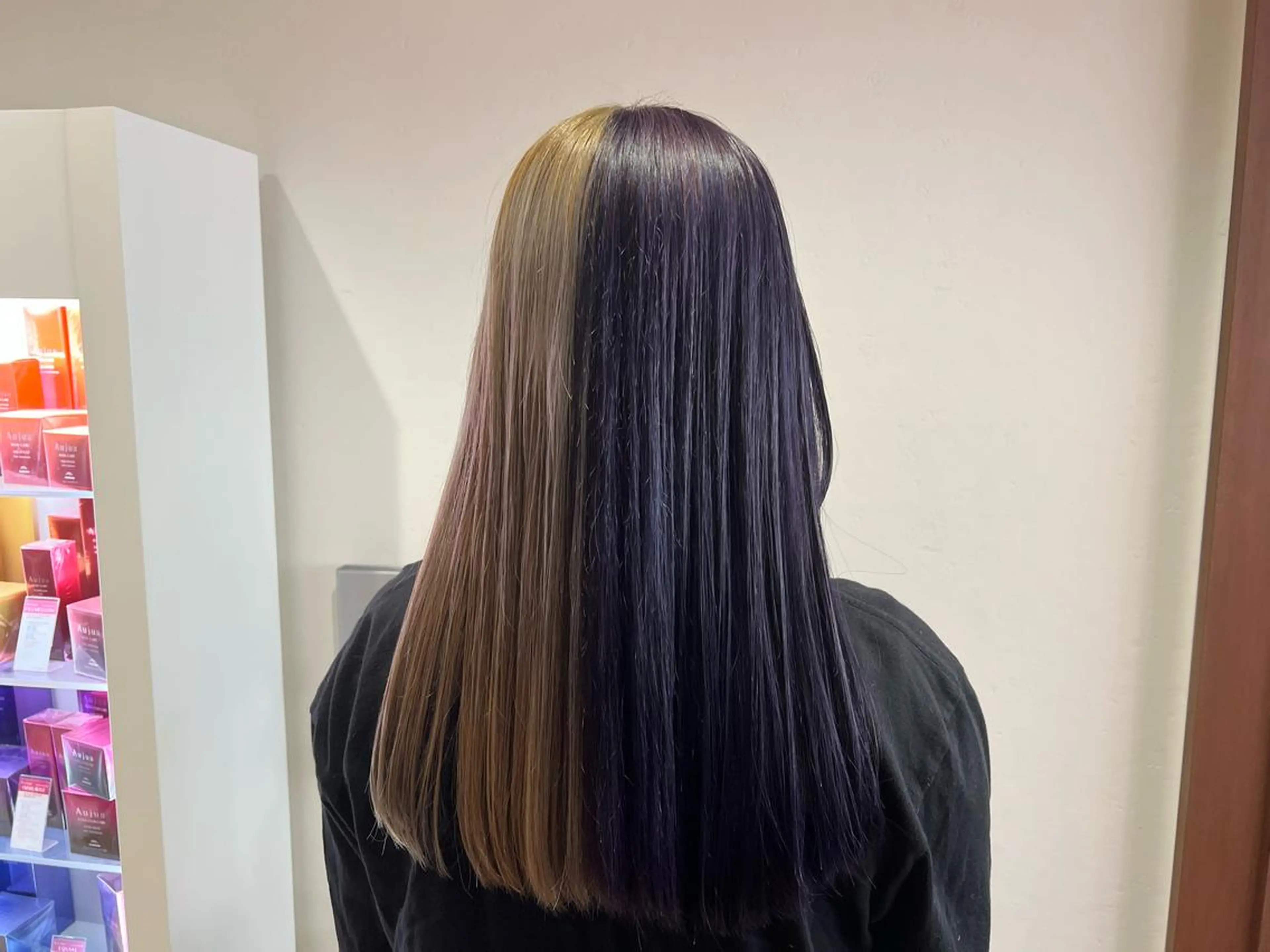 ロング カラー 蓮見  友里のヘアスタイル