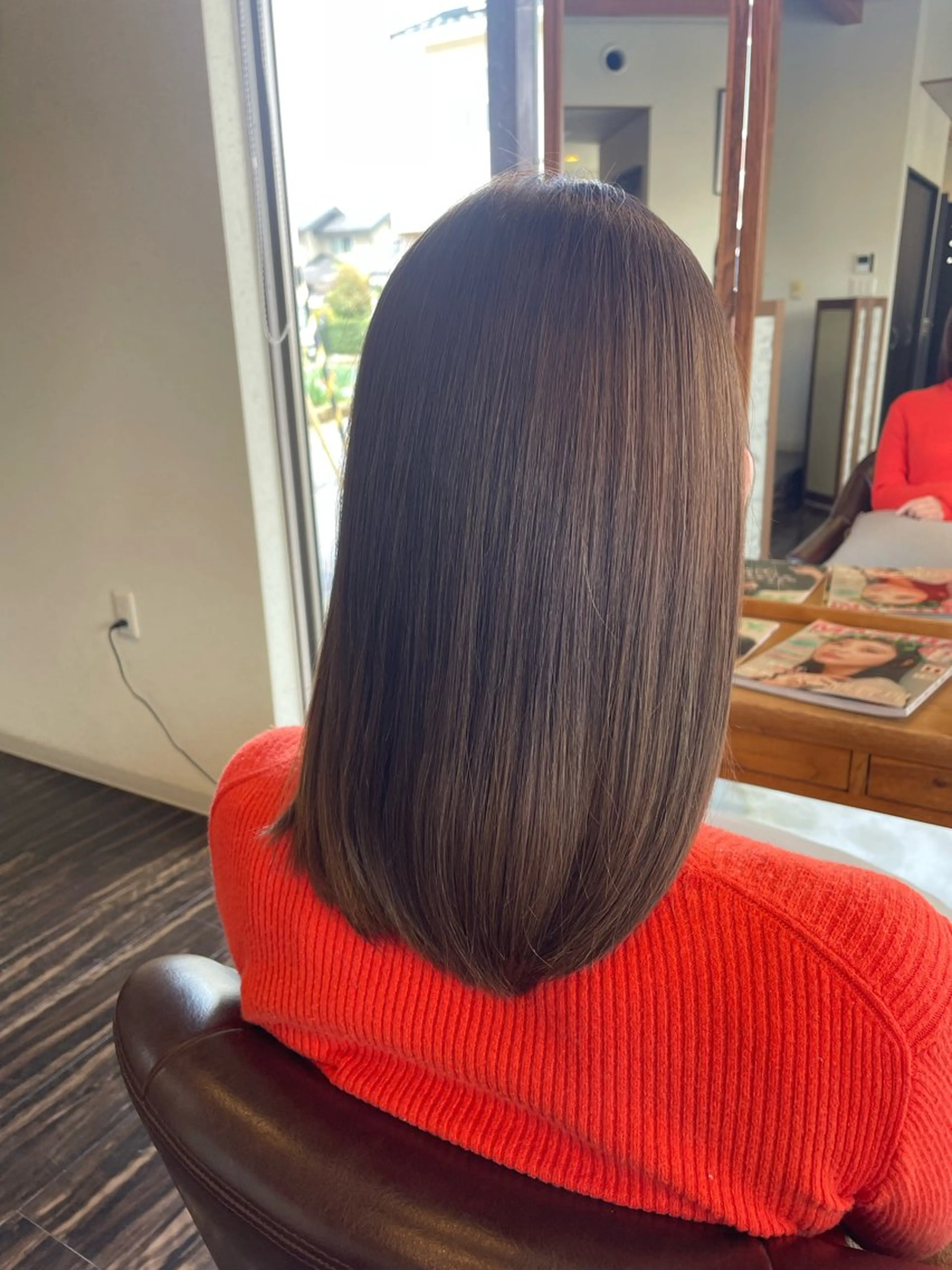 カラー ブラウンカラー シルバー 打井 玲奈のヘアスタイル