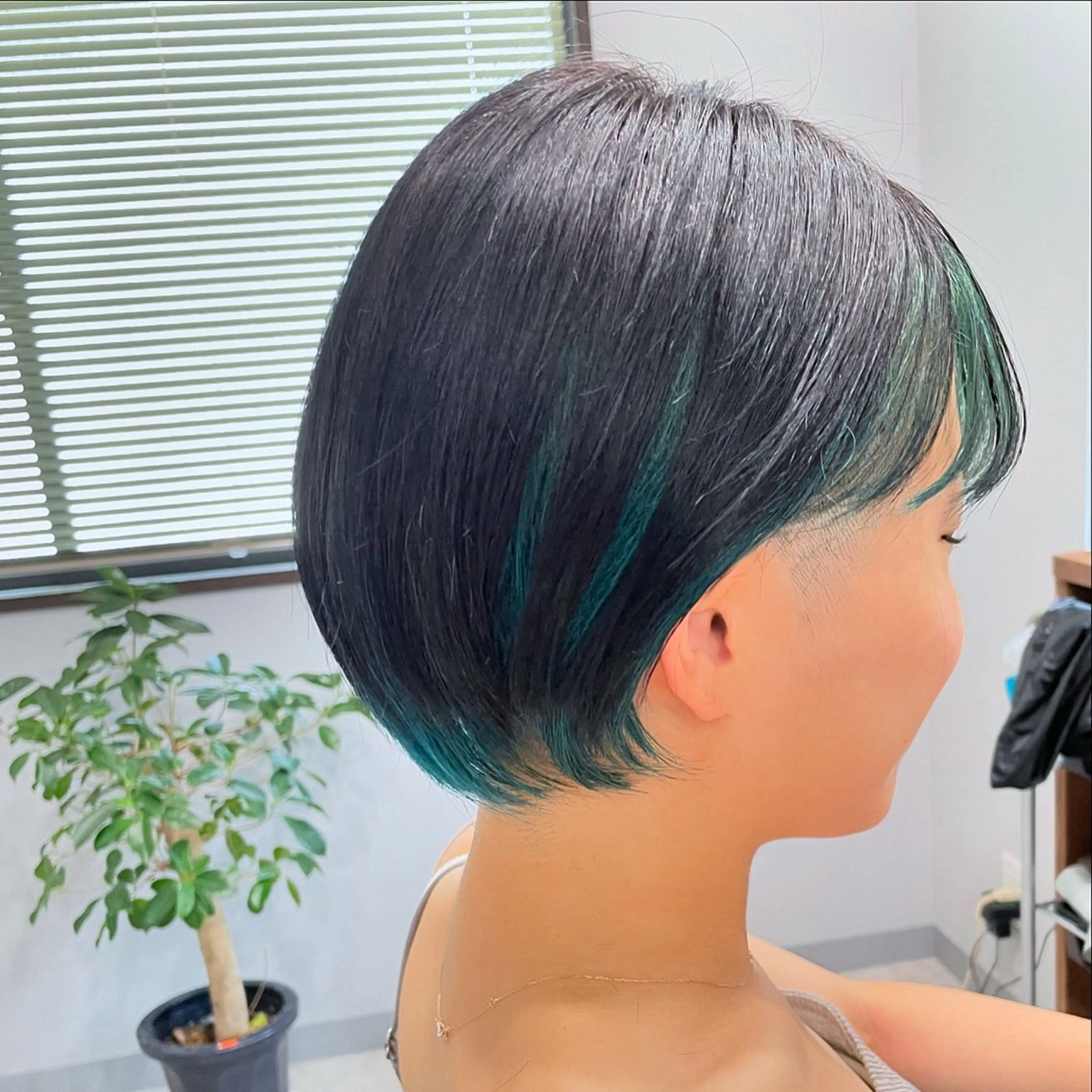 ショート カラー ヘアカラー 今雪 聡美のヘアスタイル