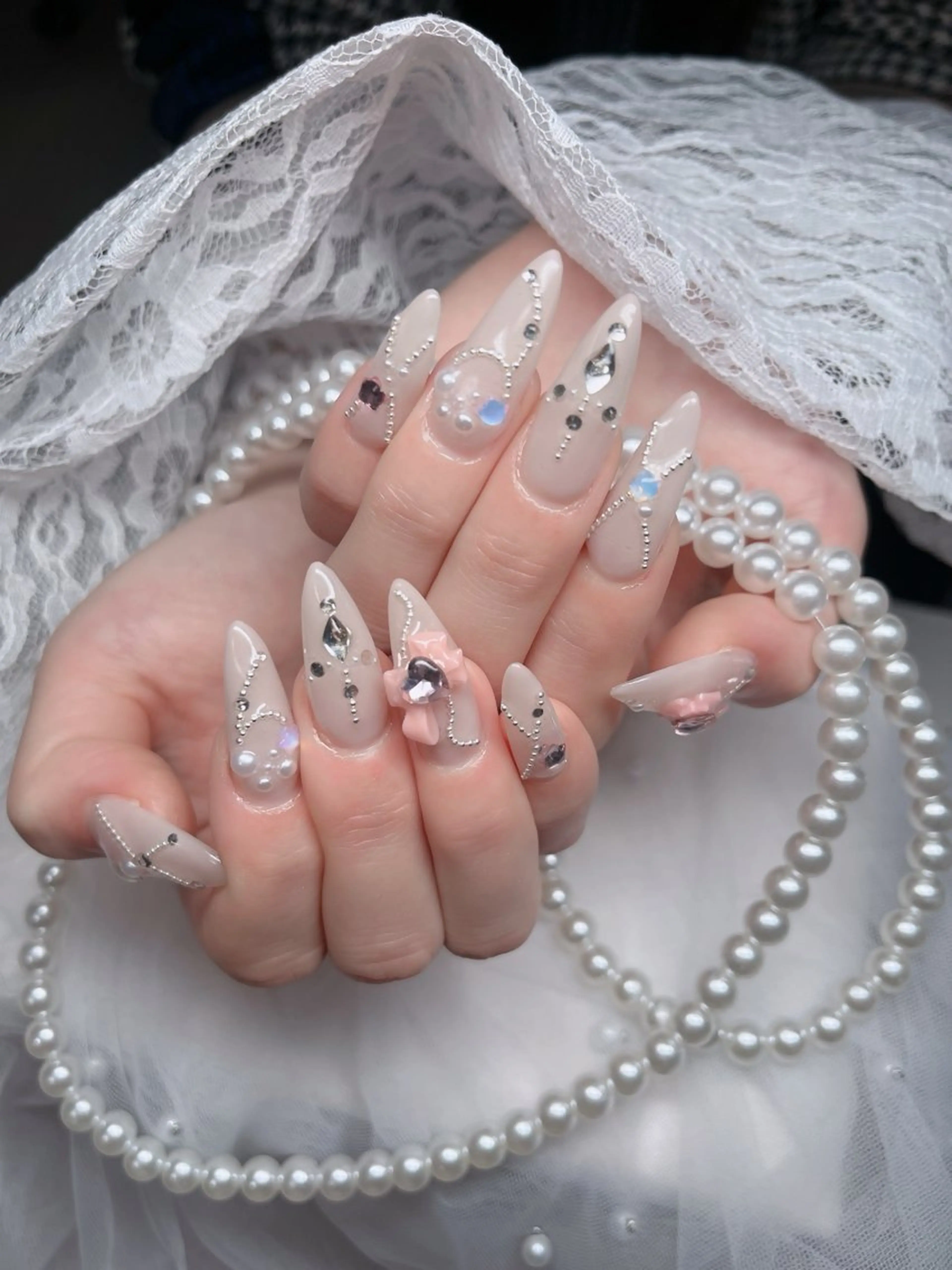 ネイル フレンチネイル ジェルネイル ガラスフレンチ ハロウィン ハート H.baby Nail Salonのネイルデザイン