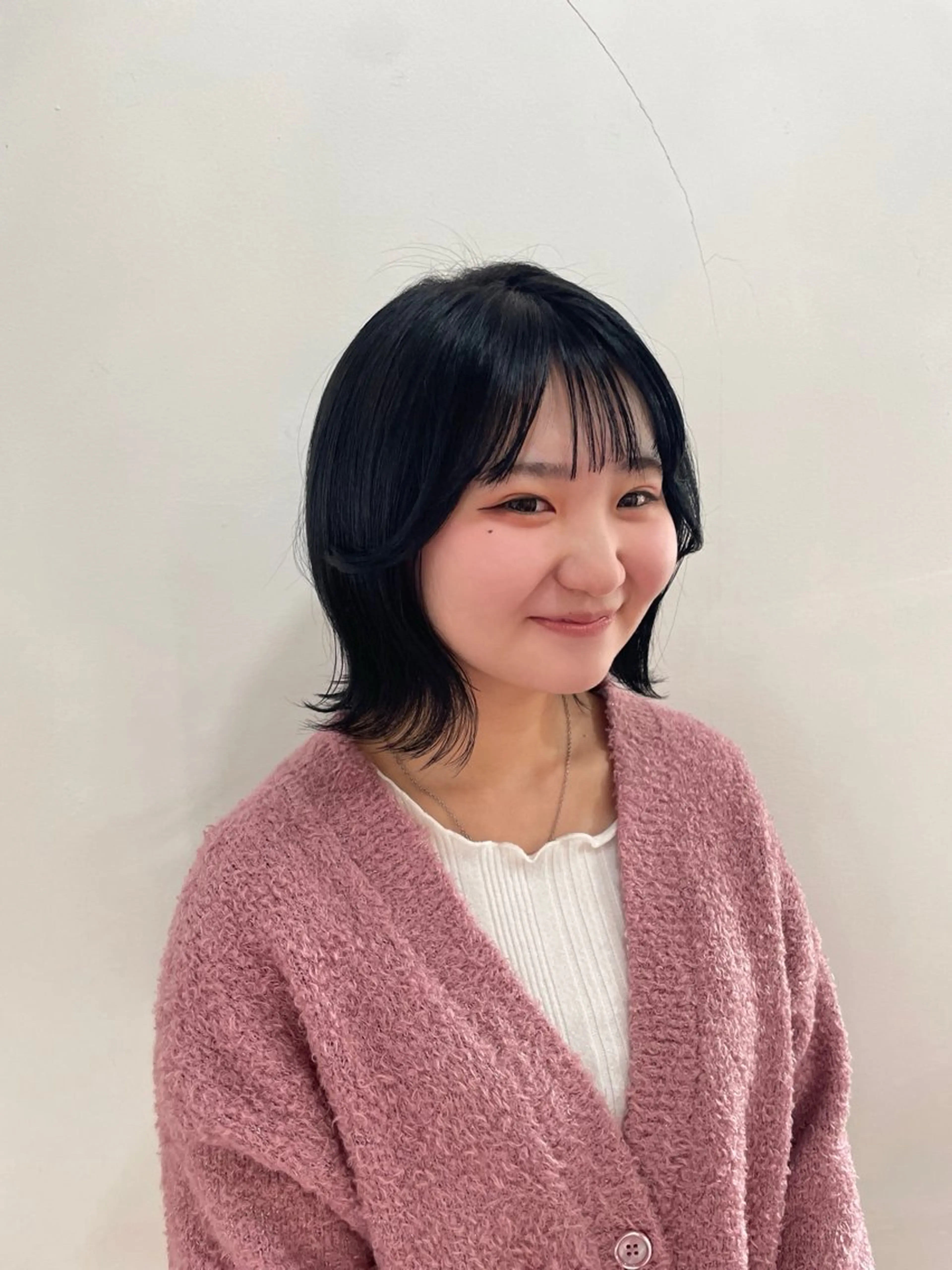 ショート カラー ショートボブ 黒髪 ブリーチ ブルーカラー ブルーブラック カット ヘアカラー mopa_kaede 暖色カラー/ロングのヘアスタイル