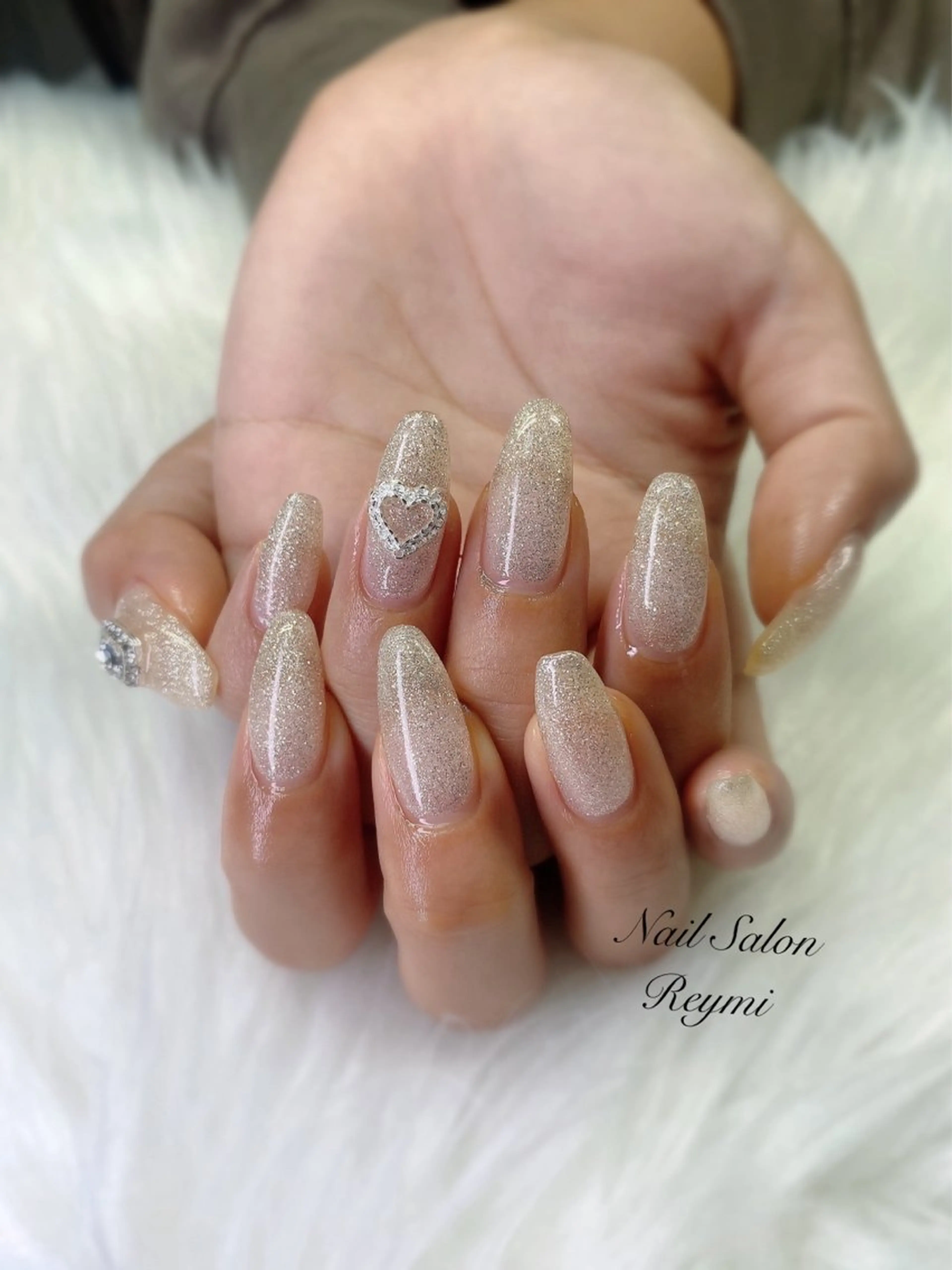 ロング ハンドネイル 佐藤 帆乃香のネイルデザイン