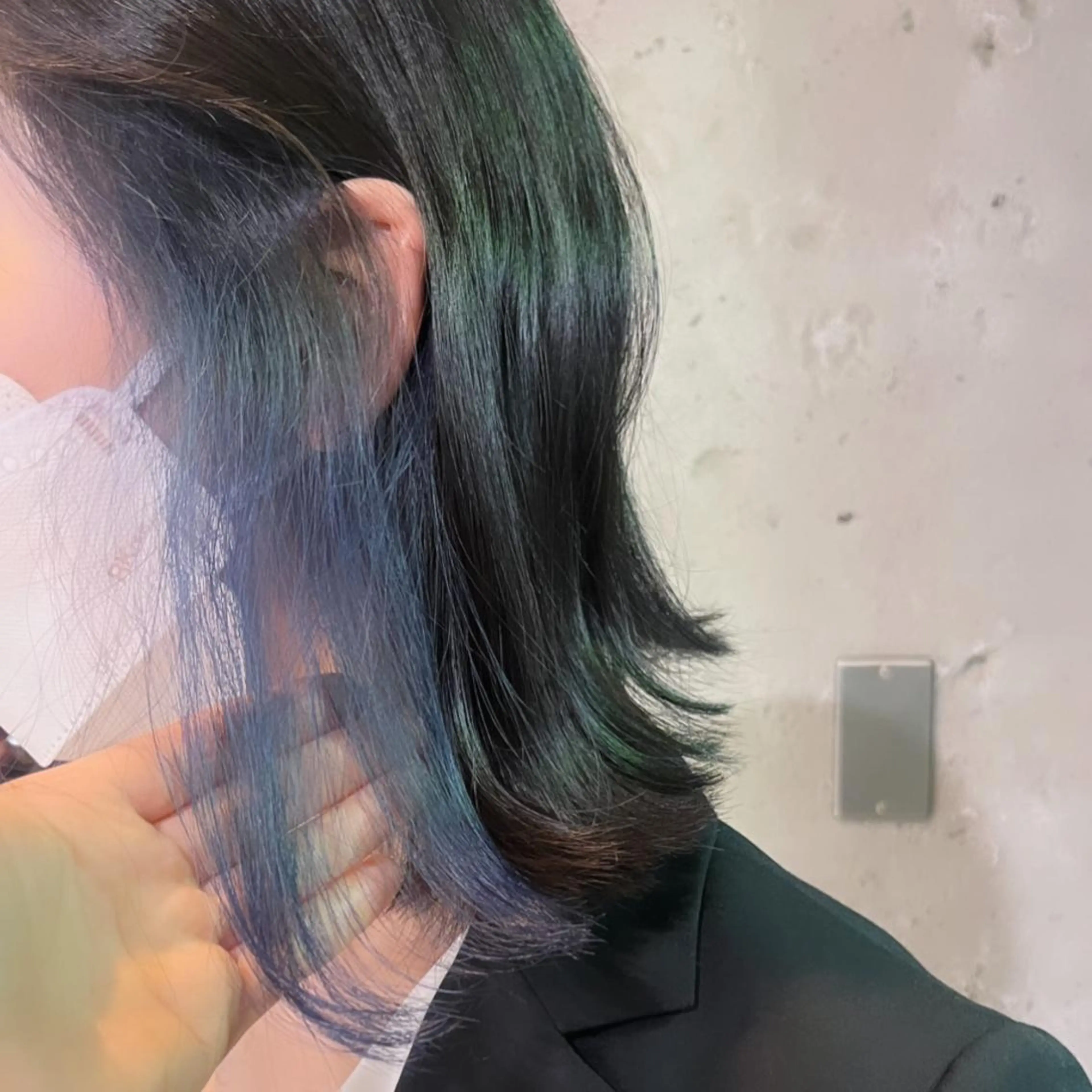 ショート カラー 黒髪 ブルーカラー ブルーブラック ダブルカラー インナーカラー ヘアカラー トリートメント ヘッドスパ ヘアセット カジュアルを女っぽく 𝗮𝘆𝗮𝗰𝗼のヘアスタイル