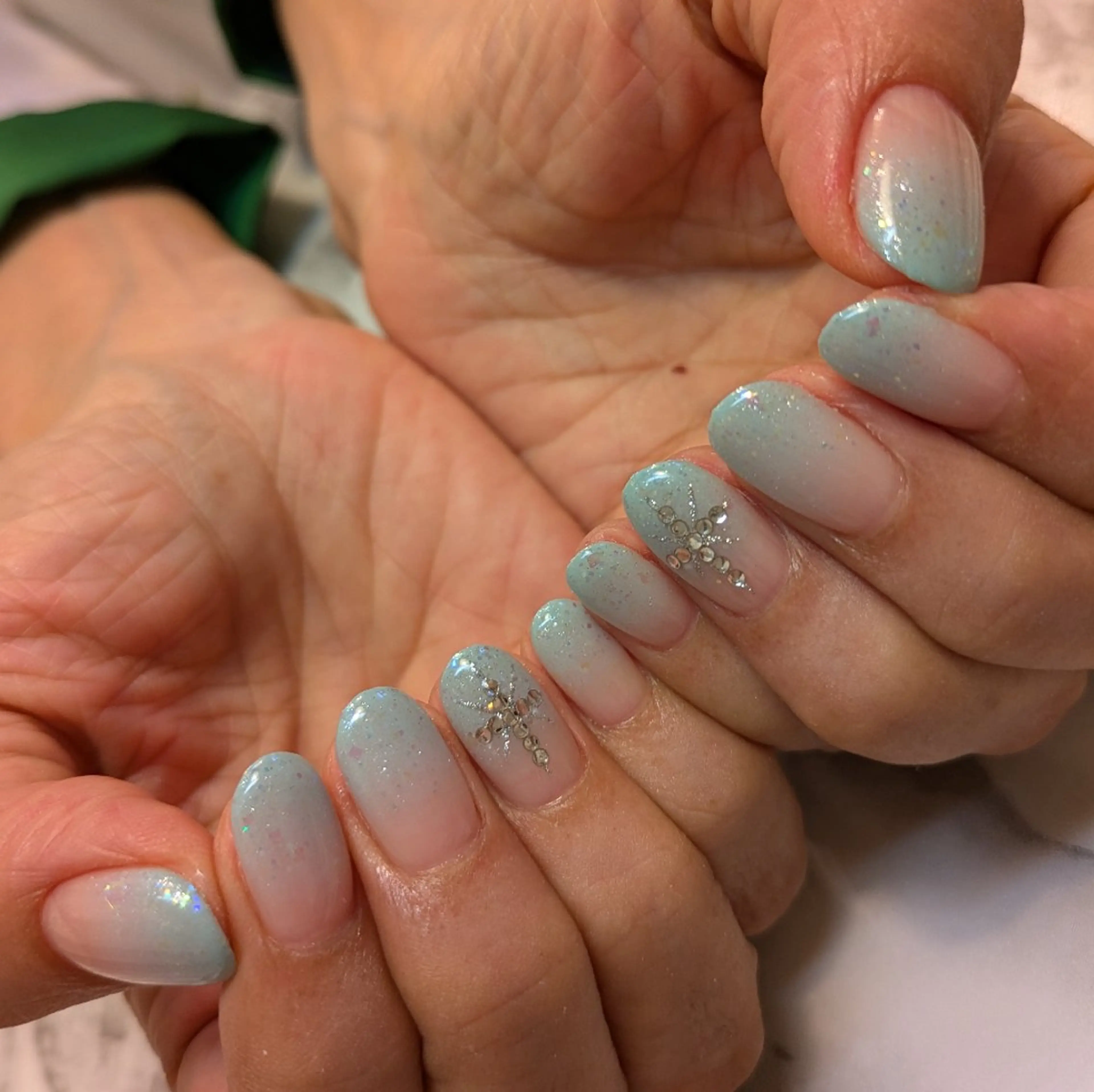 ネイル グラデーション ジェヌインネイル 河内のネイルデザイン