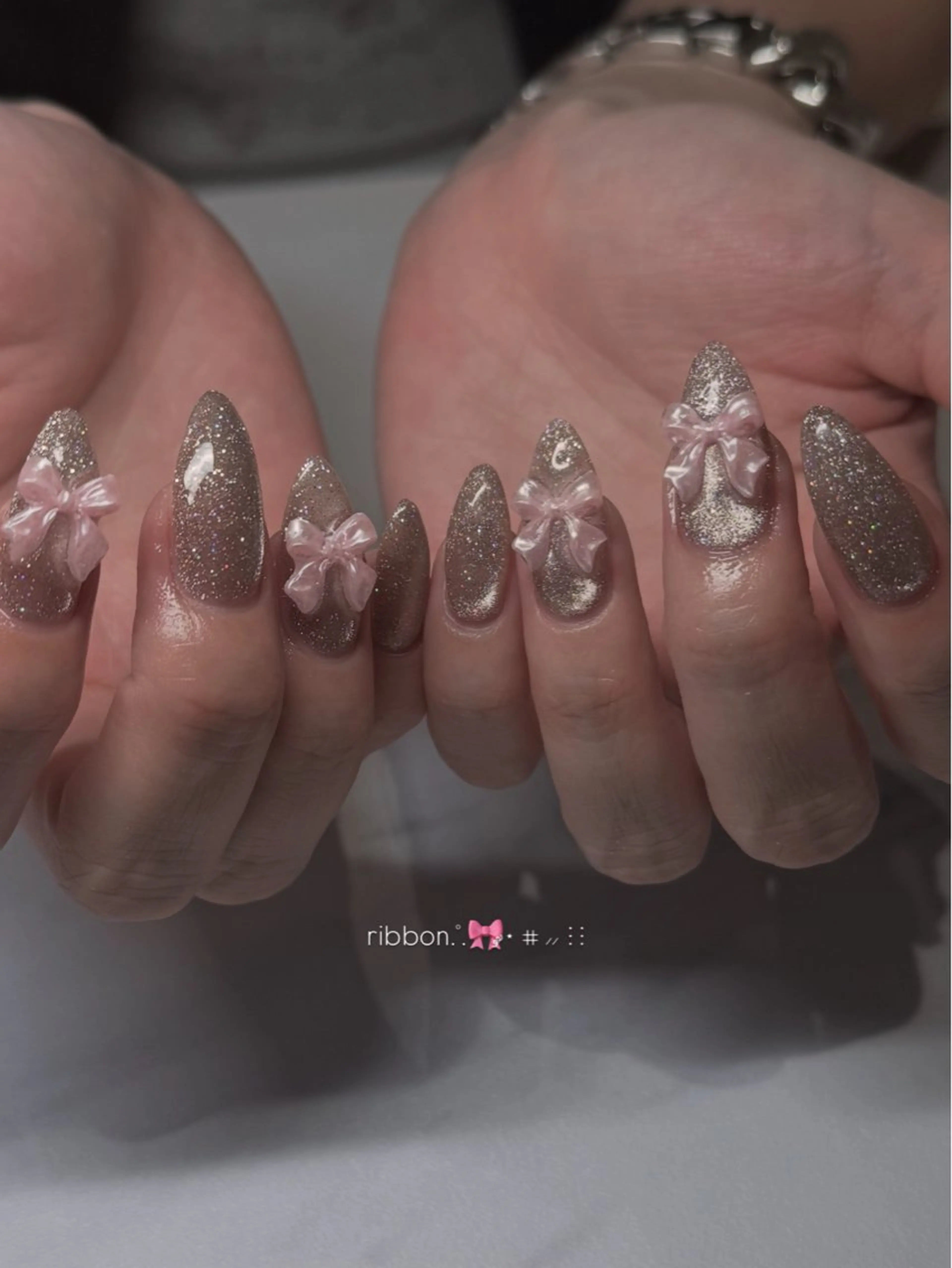 ネイル mikoto 🎀 艶々美フォルムのネイルデザイン