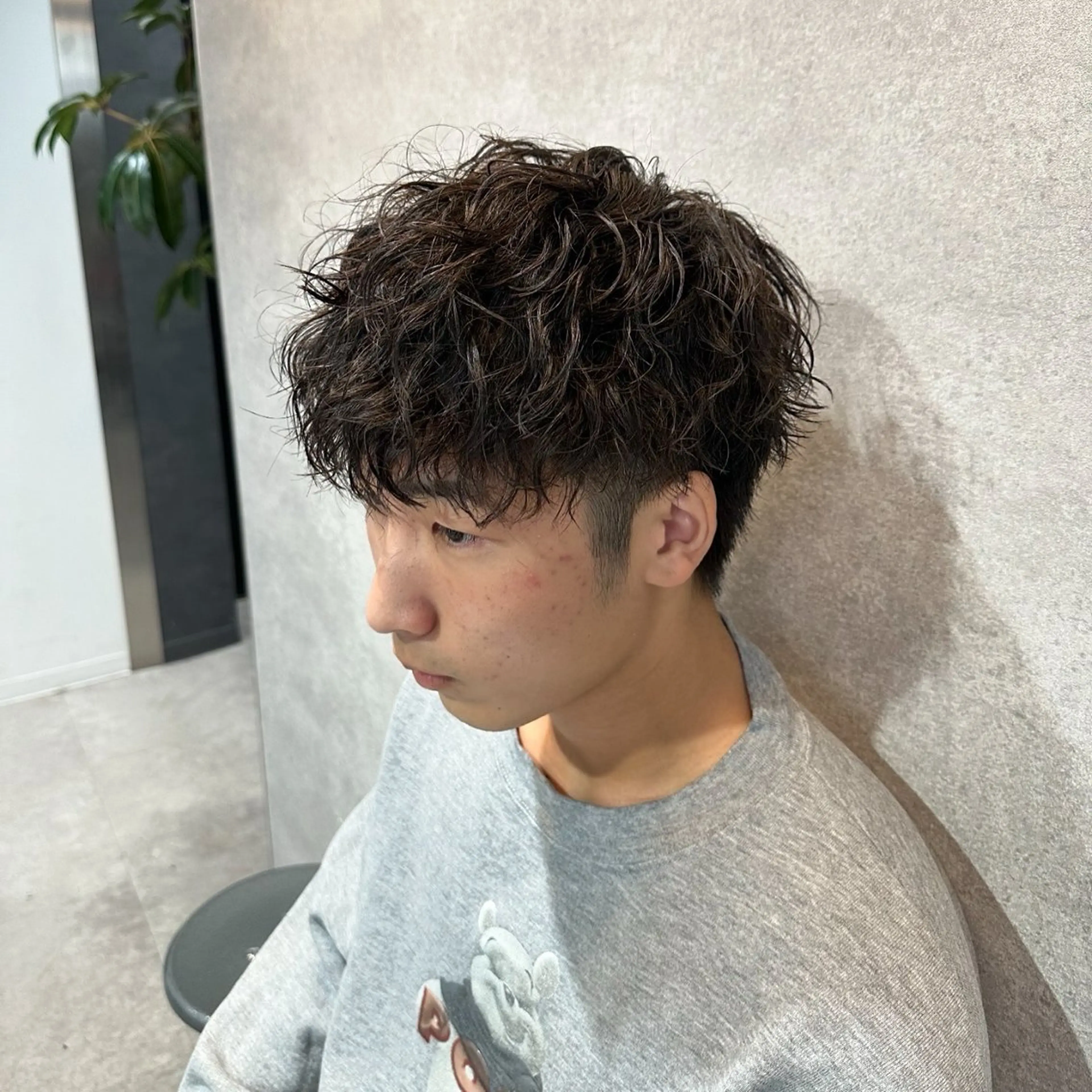 ショート パーマ メンズ センターパート マッシュ メンズパーマ 波巻きパーマ 縮毛矯正 【パーマ率90%】 サエキカズマのヘアスタイル