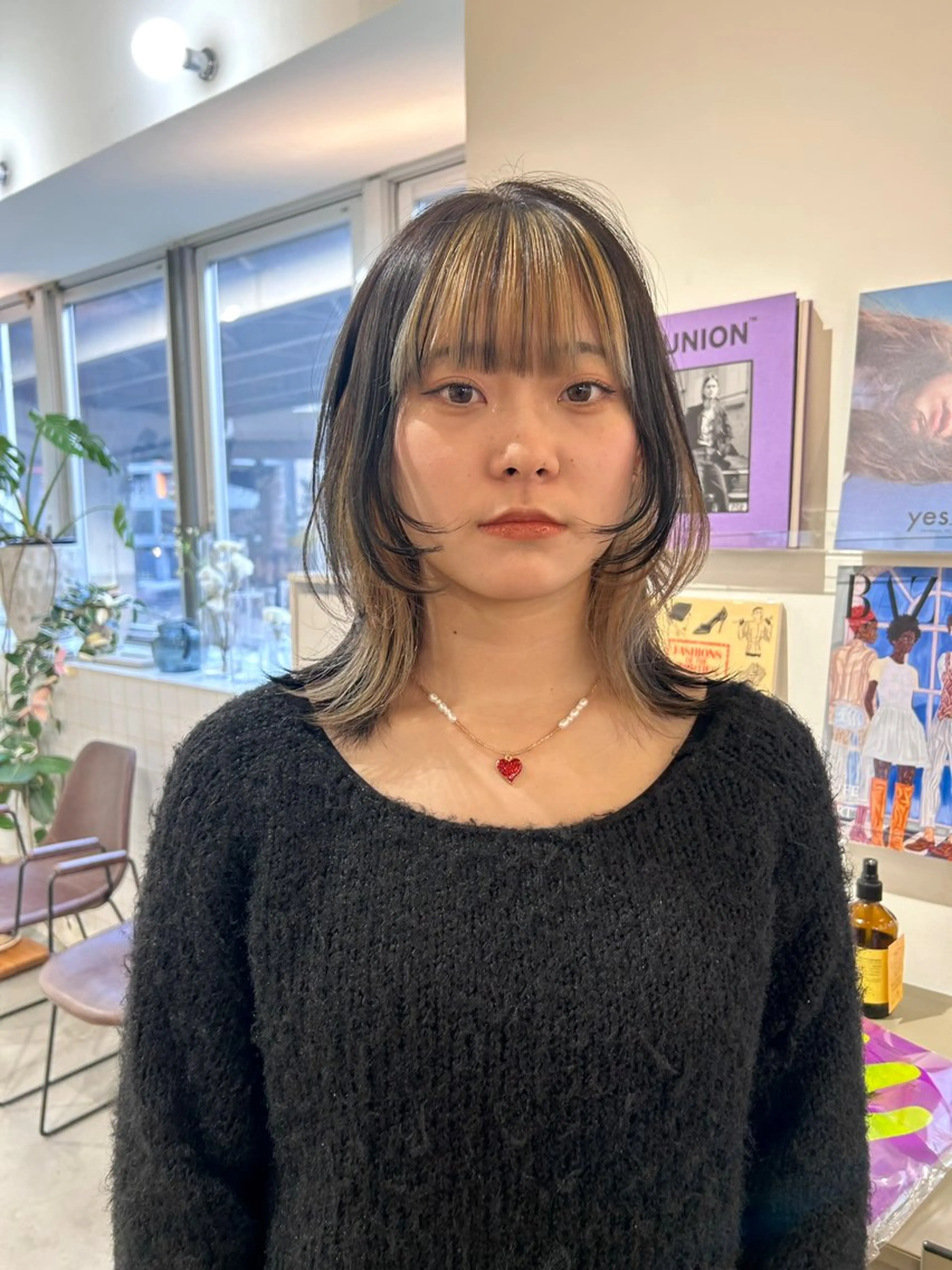ミディアム ミディアムパーマ レイヤーカット 似合わせカット みうら ありさのヘアスタイル