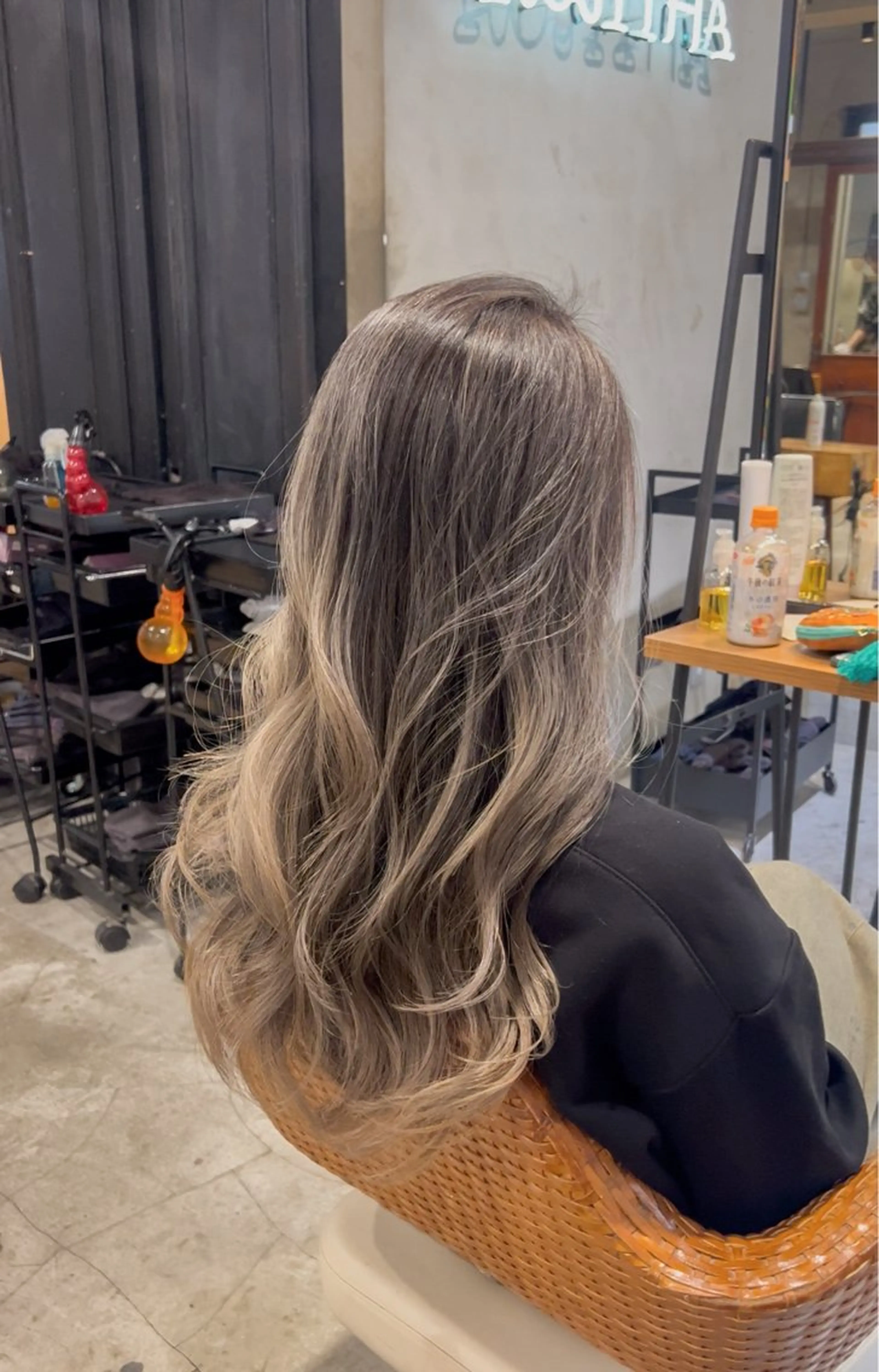 セミロング カラー カット ヘアカラー トリートメント 海外デザイン🇺🇸 石渡諒太のヘアスタイル