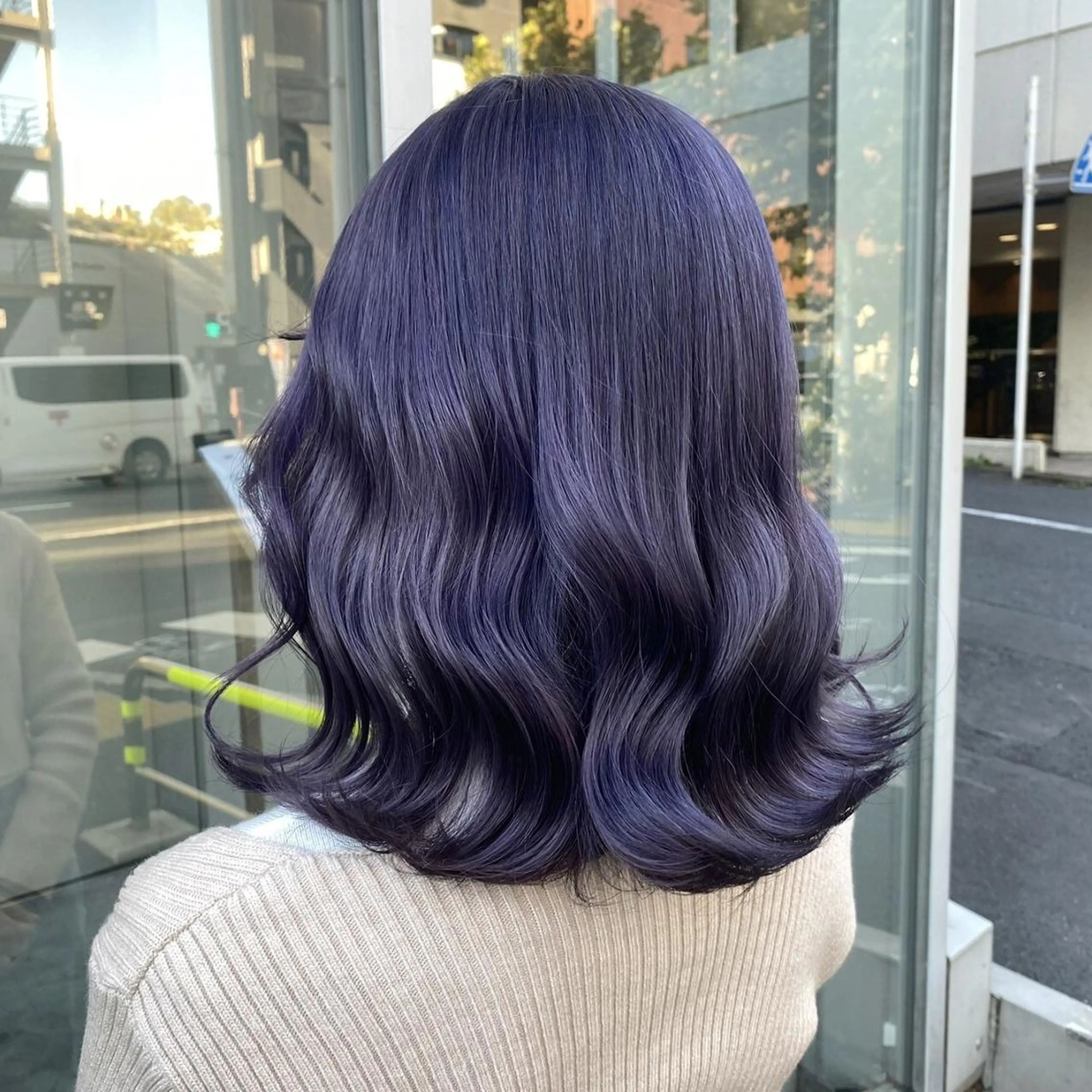 ミディアム ヘアカラー トリートメント 🤍ハイトーン寒色 🤍MADOKAのヘアスタイル