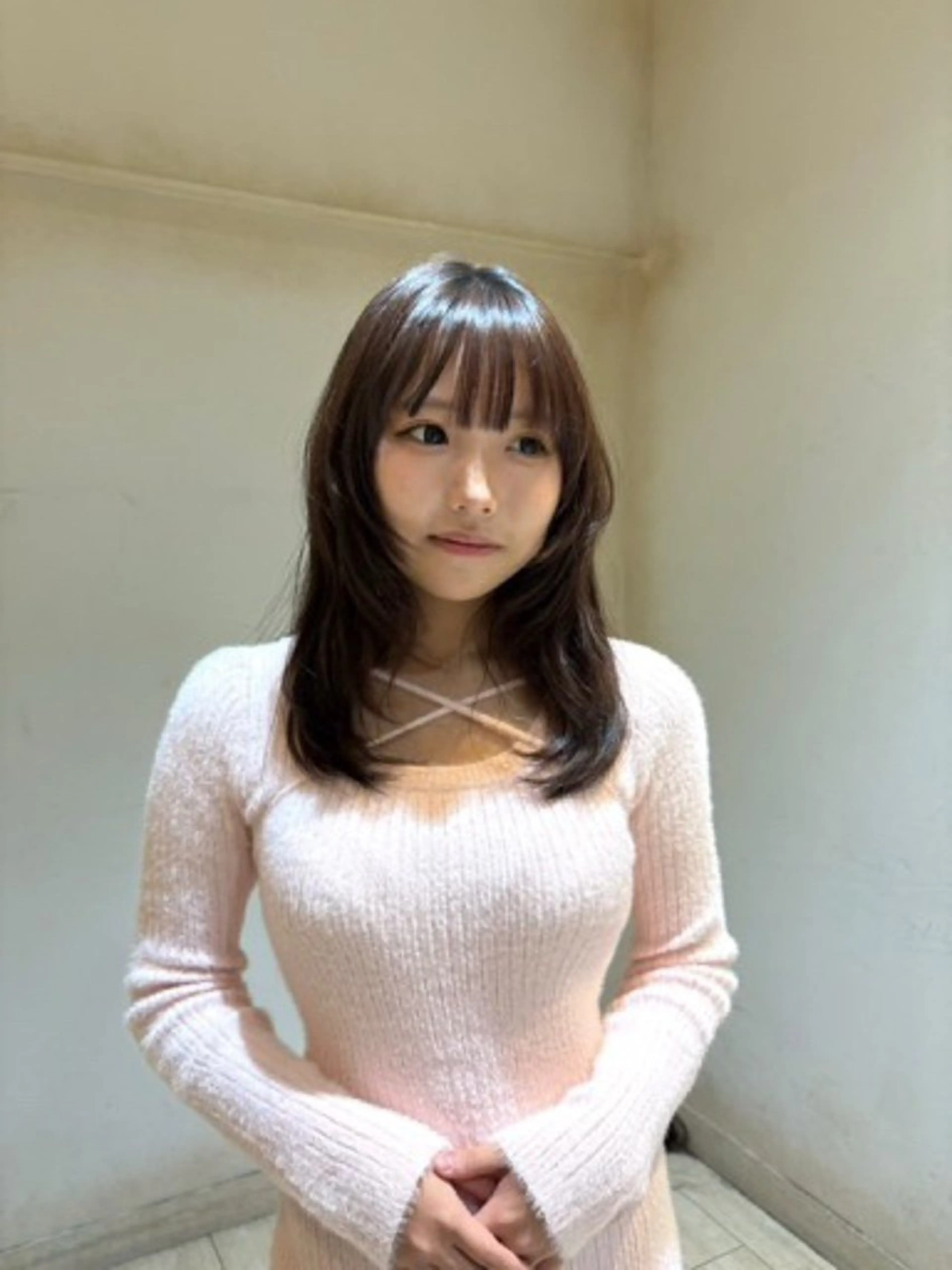 ロング 長谷 若奈のヘアスタイル