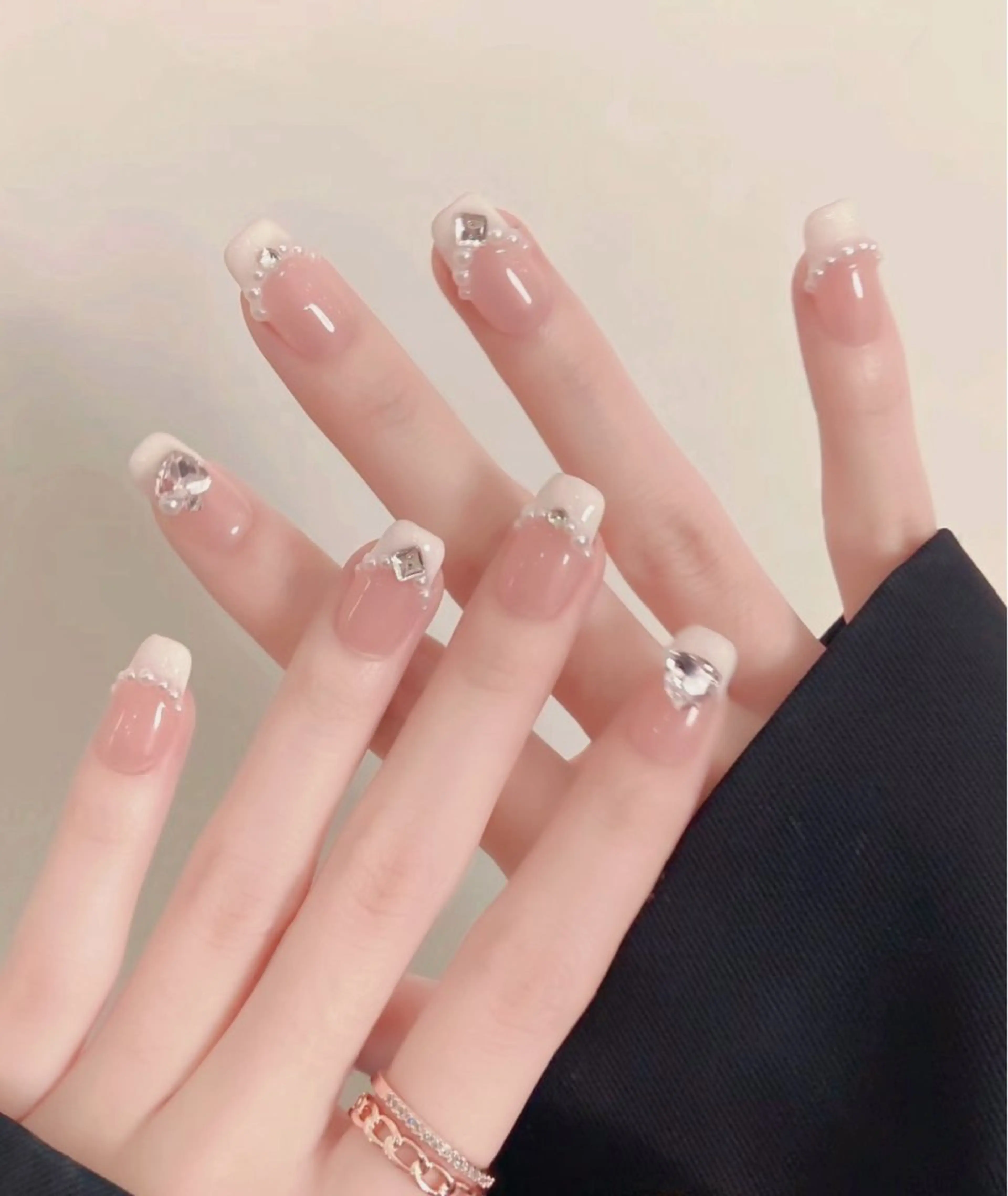 ネイル ハンドネイル MoonNail ユリ🌸のネイルデザイン