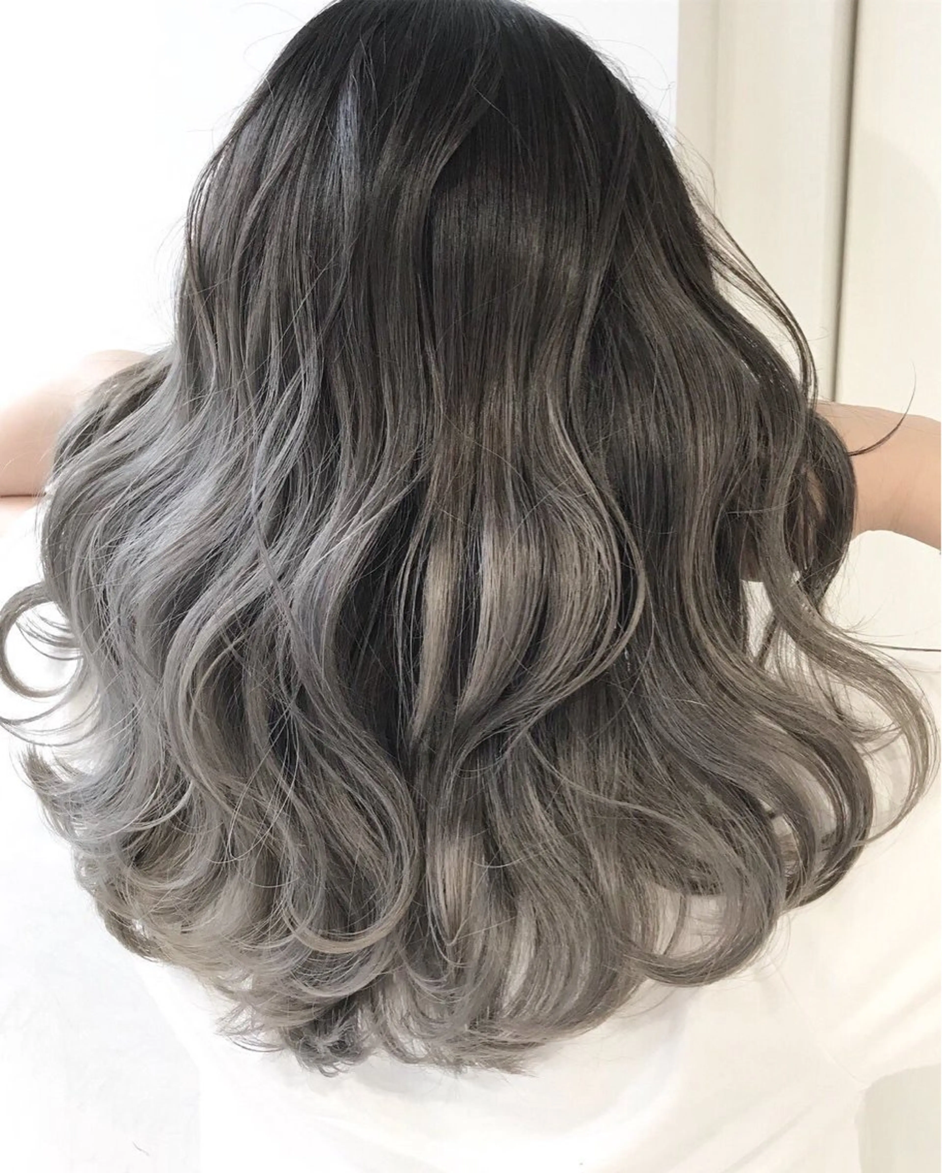 セミロング カラー 坂田 洋介のヘアスタイル