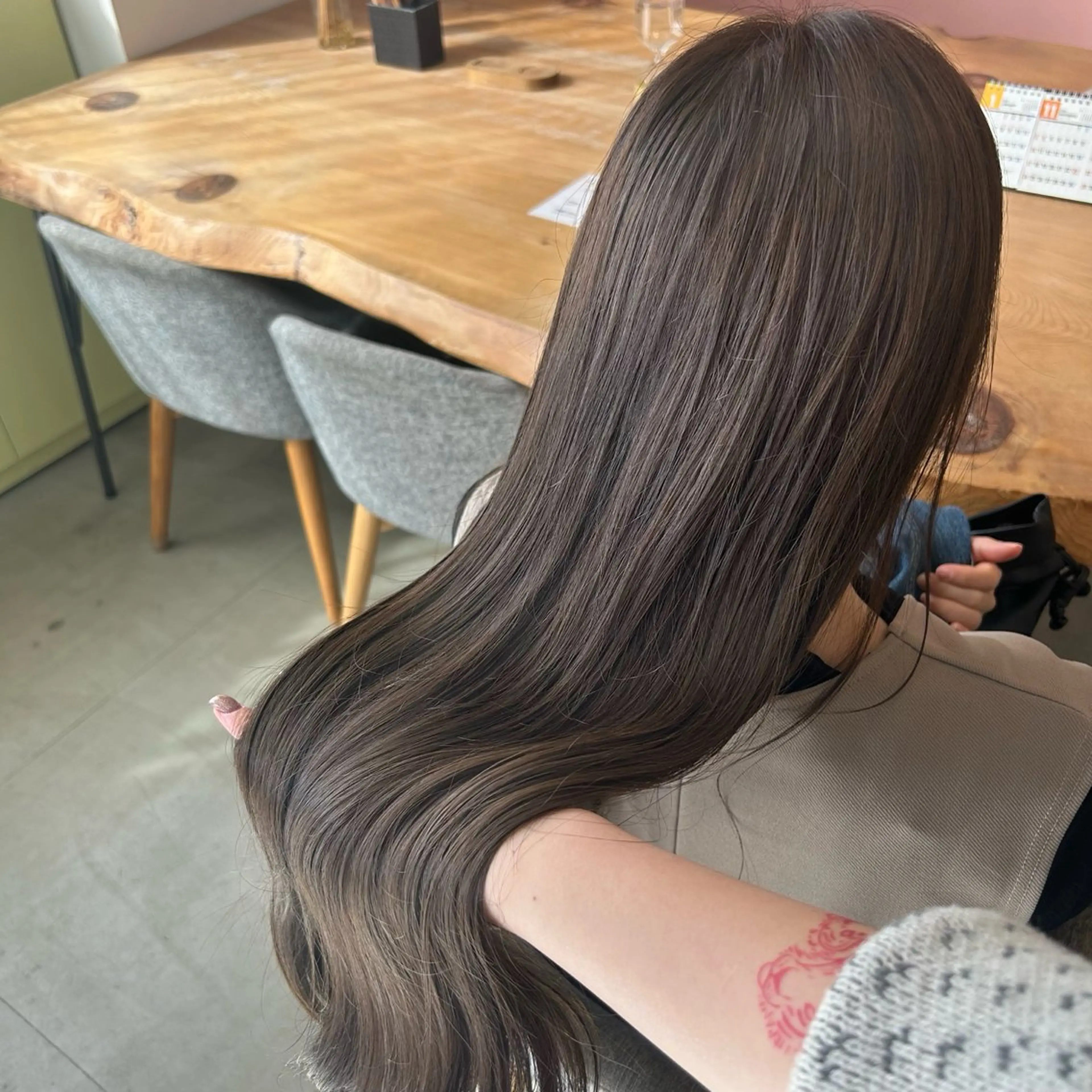 ロング カラー ブリーチ ブリーチなしカラー カット ヘアカラー 砂野 真璃奈のヘアスタイル