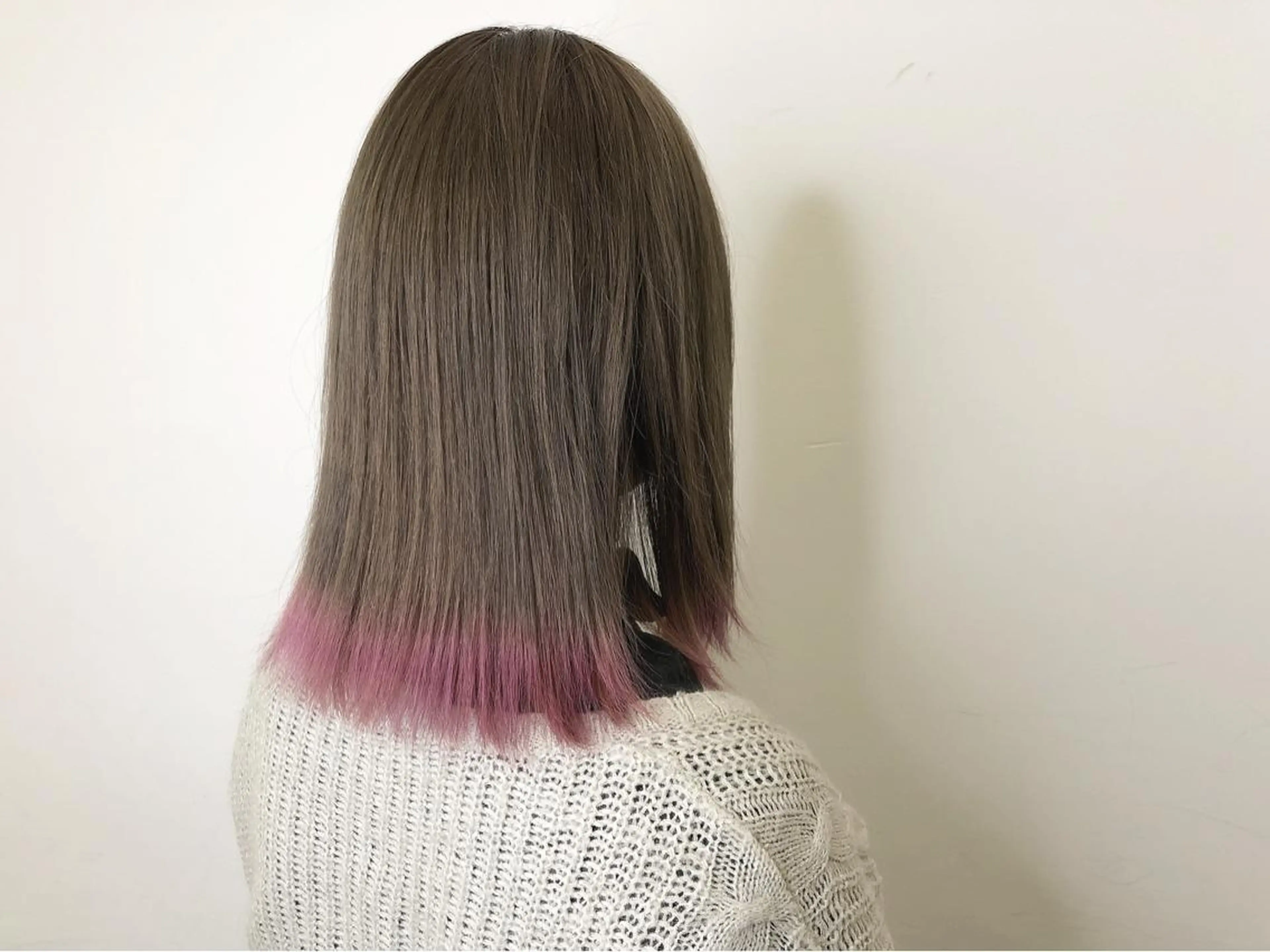 ミディアム カラー ベージュカラー ピンクカラー メンズ レイヤー ウルフ 弓木啓輔のヘアスタイル