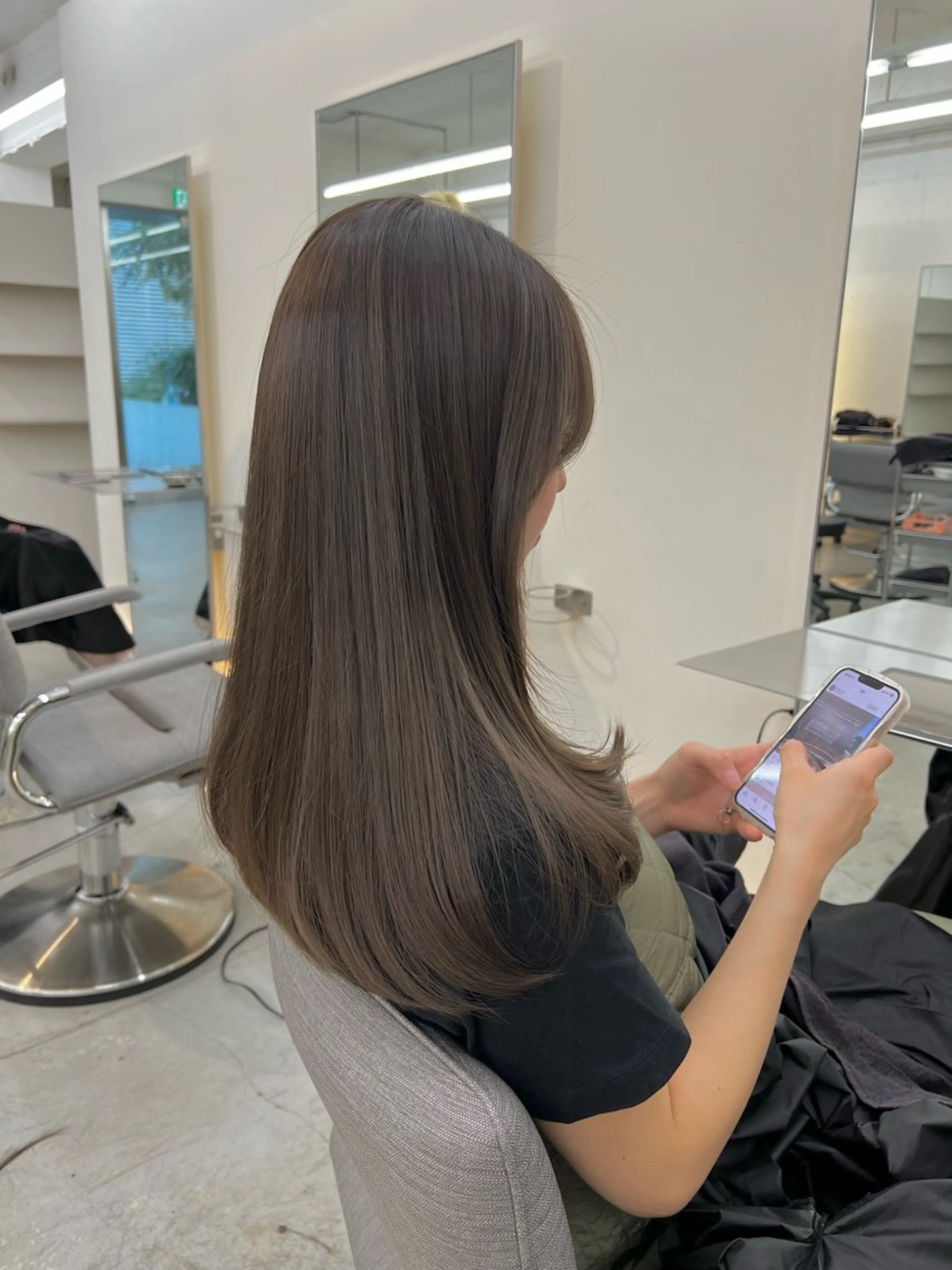 セミロング カラー グレージュ オリーブグレージュ オリーブグレー 柔らかブラウン/顔周 りレイヤー♡ユウシのヘアスタイル