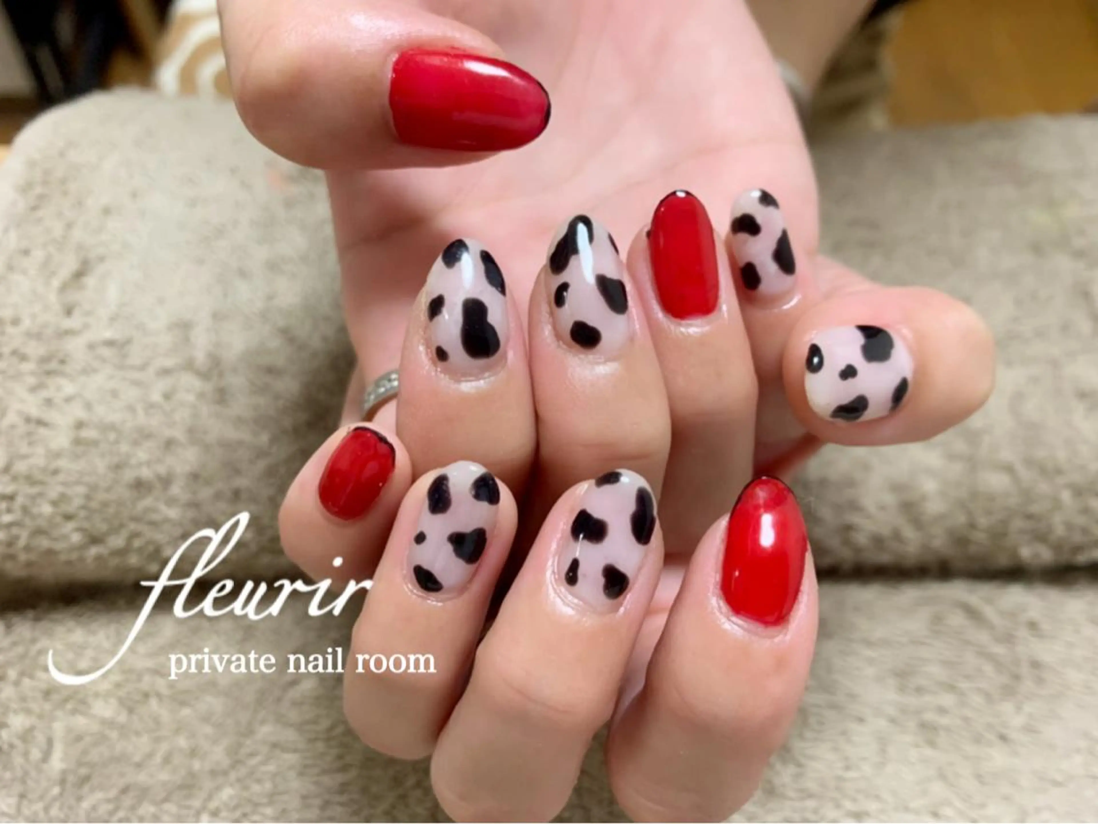 ネイル アニマル柄 フレンチネイル ワンカラーネイル 赤色 フルリール 【プライベートサロンのネイルデザイン