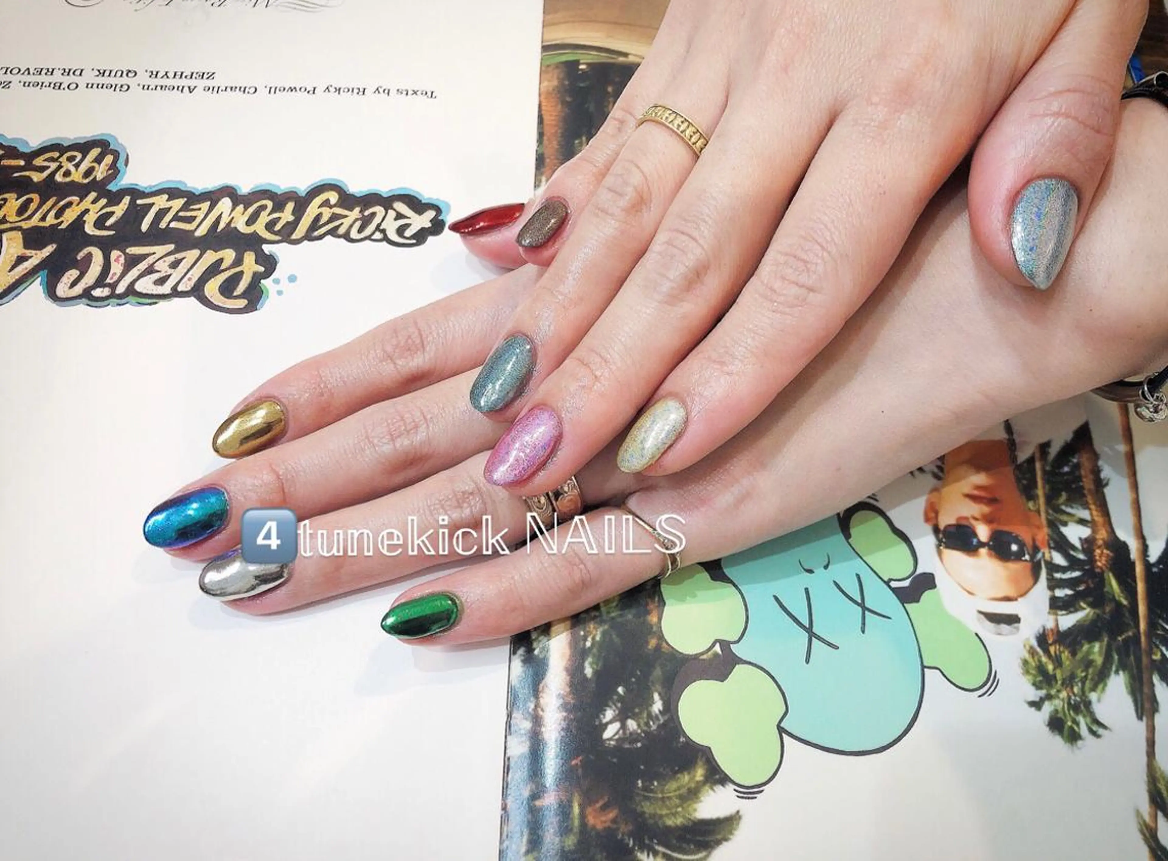 ネイル ミラーネイル 4tunekick NAILS(フォーチュンキックネイルズ)所属・星野 淳子のネイルデザイン