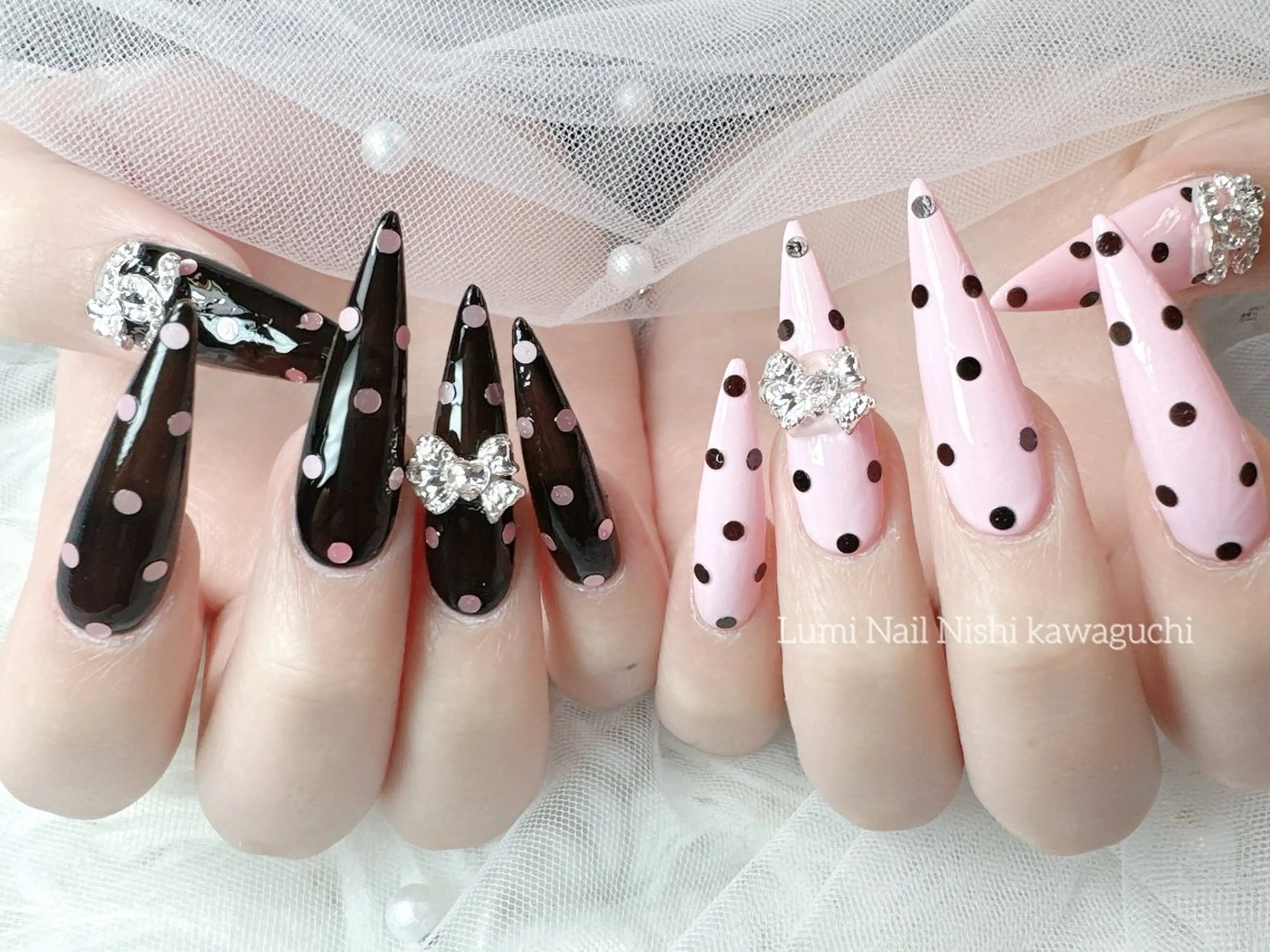 ネイル フットネイル ジェルネイル キラキラネイル オフィスネイル ピンク Lumiネイルサロン所属・Lumi Nail Salonのネイルデザイン