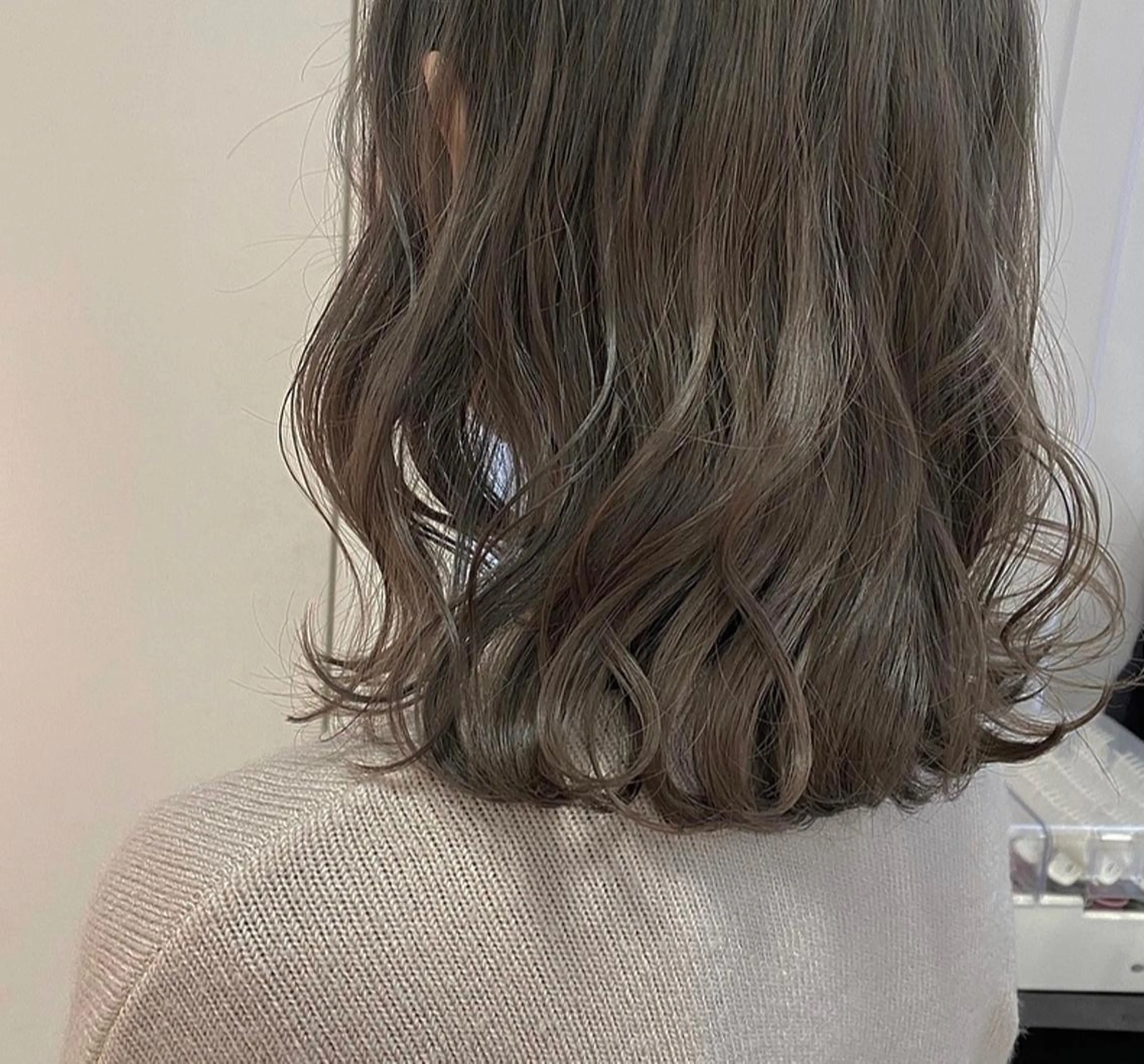 ミディアム カラー 滝本 里実のヘアスタイル