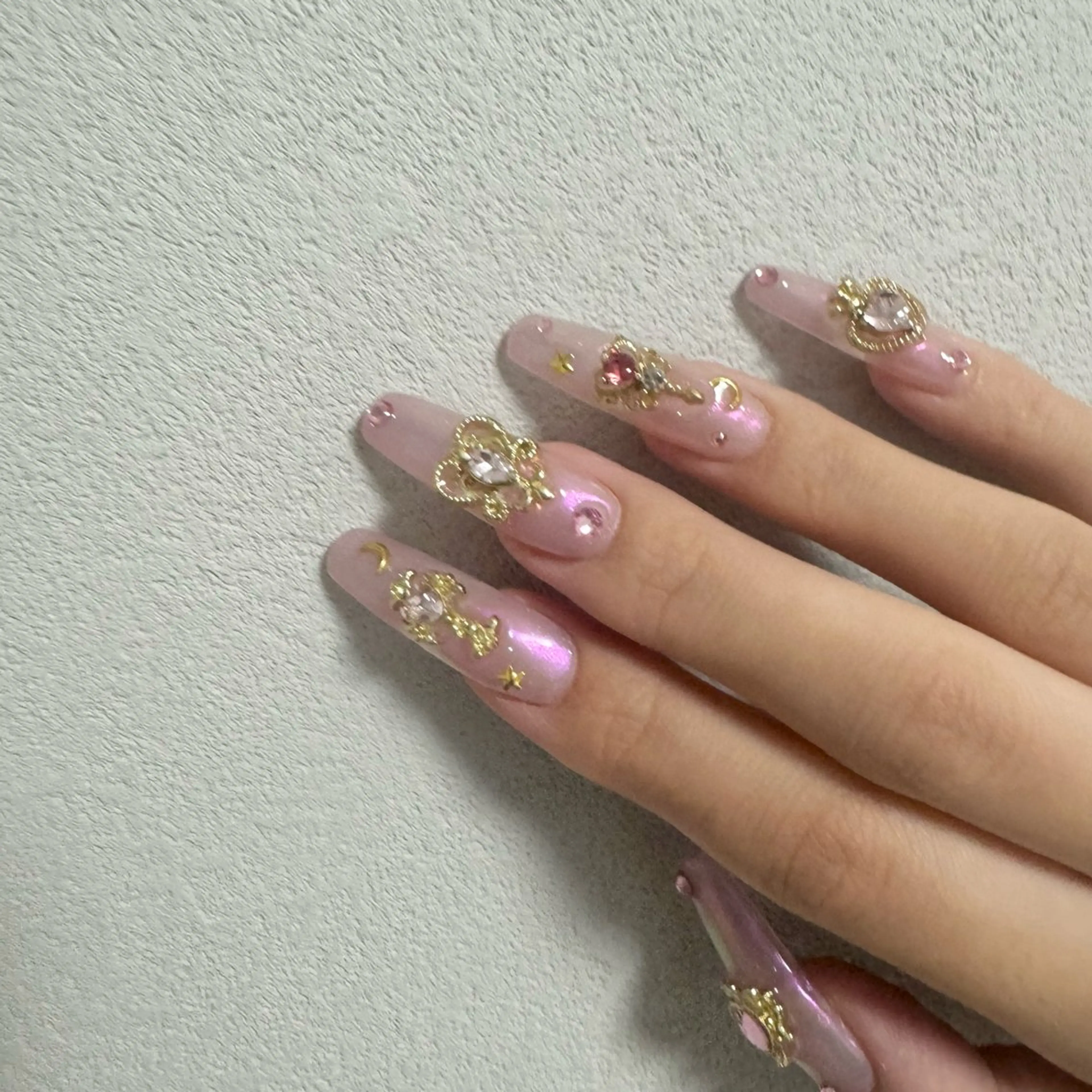 ネイル yuri 🌈のネイルデザイン