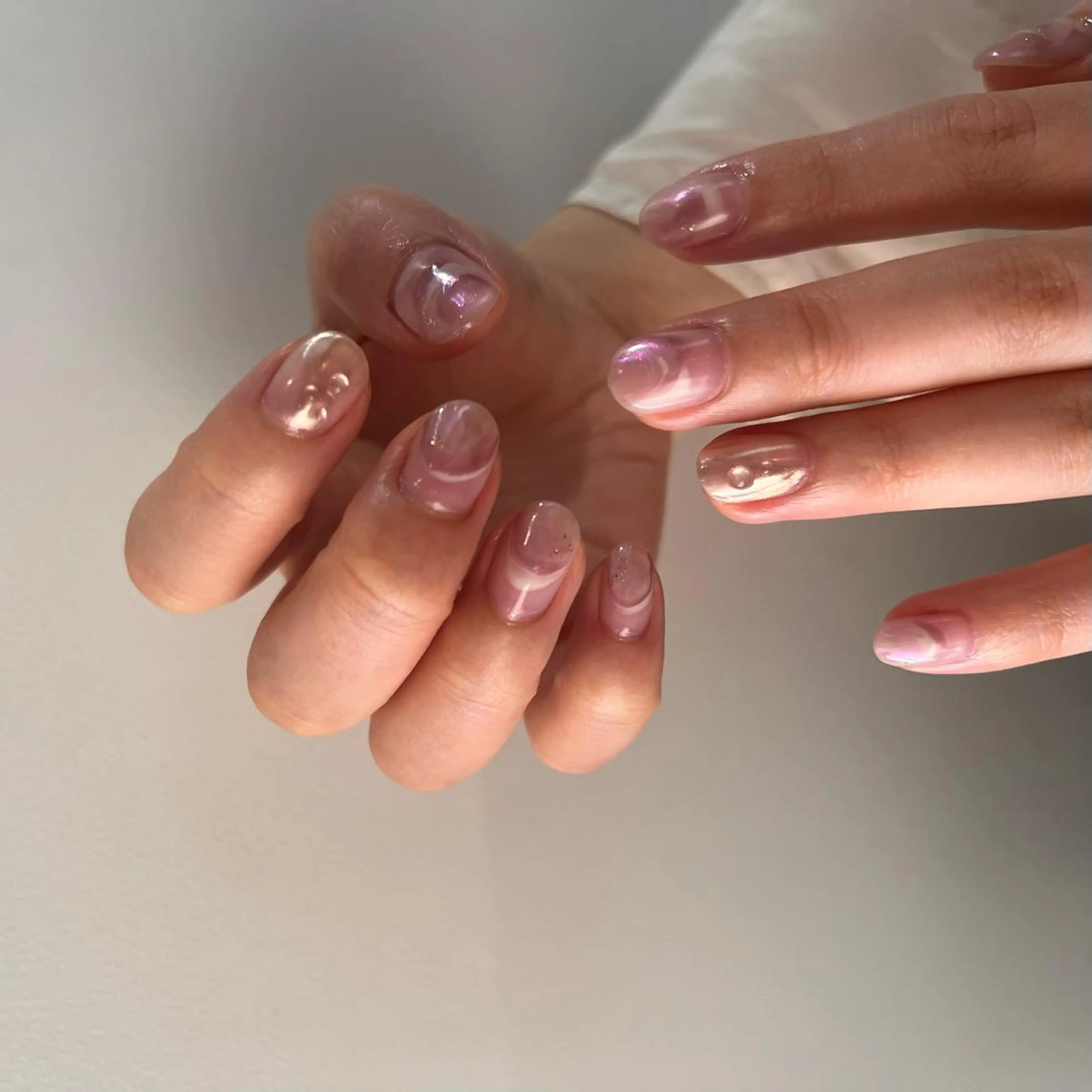 ネイル オーロラネイル マグネットネイル ミラーネイル 《ニュアンスネイル》 risaのネイルデザイン