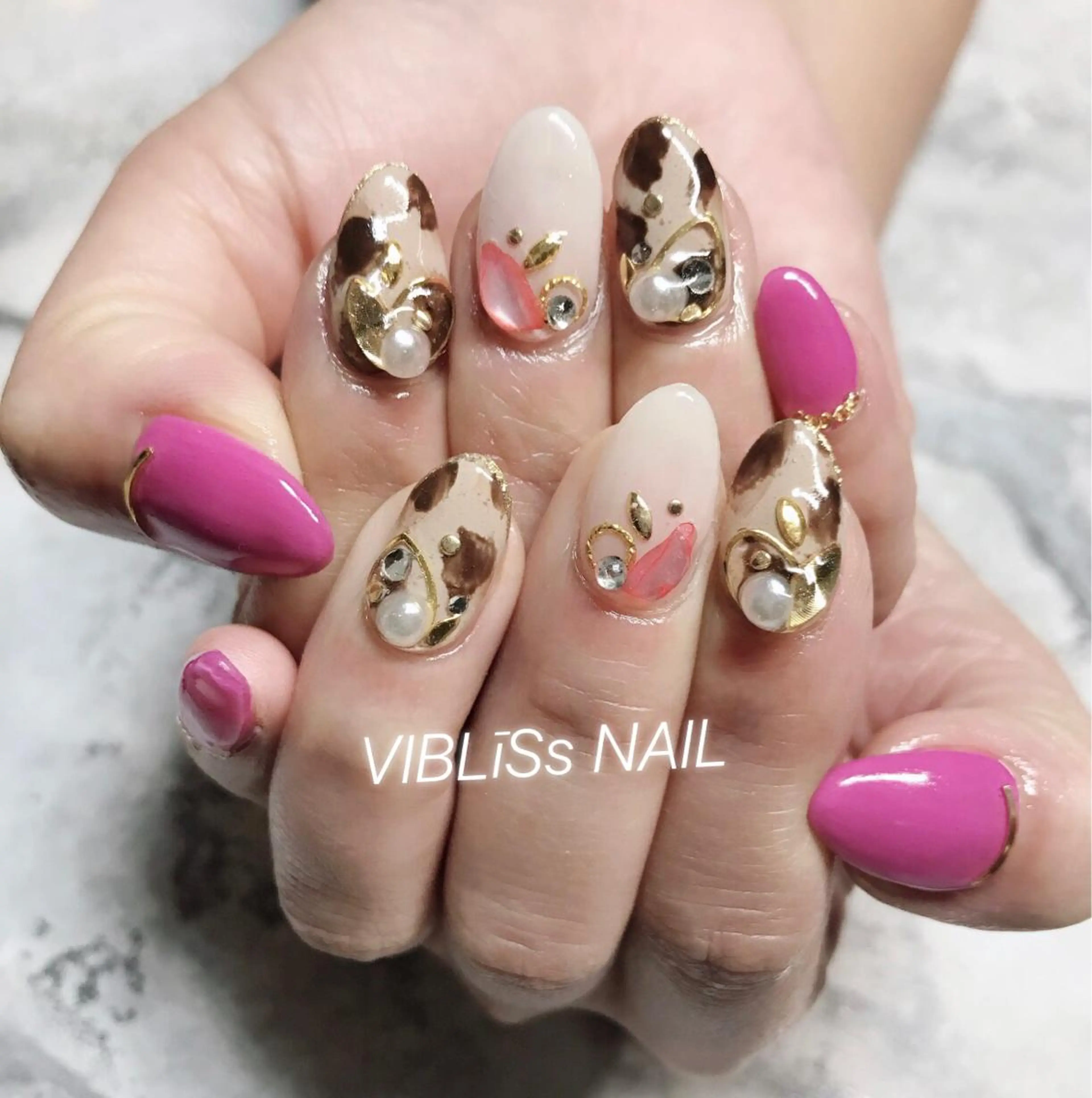 ネイル VIBLīSs nailのネイルデザイン