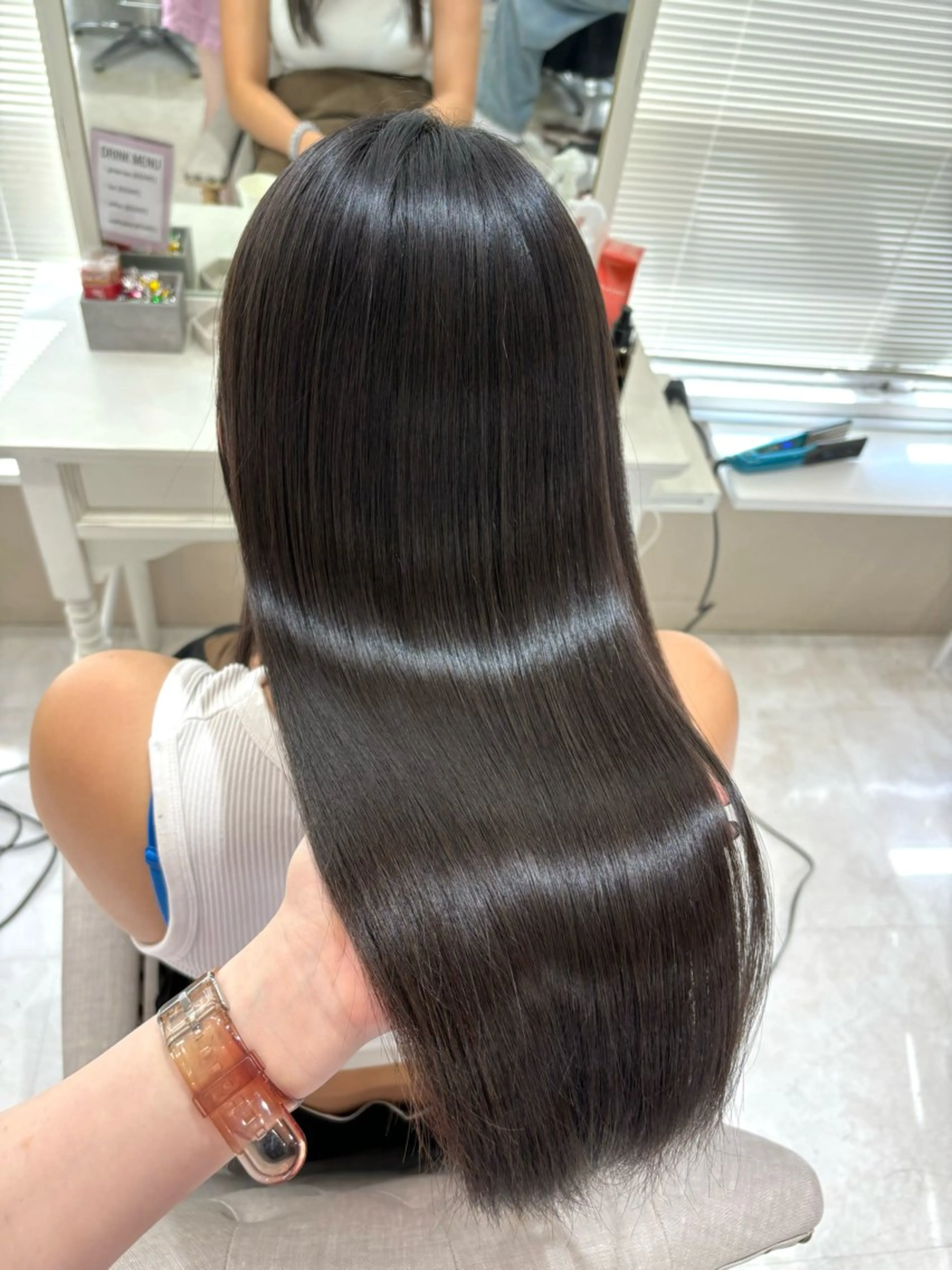 ロング カット ヘアカラー 縮毛矯正 トリートメント 酸性縮毛矯正 Coreすずのヘアスタイル