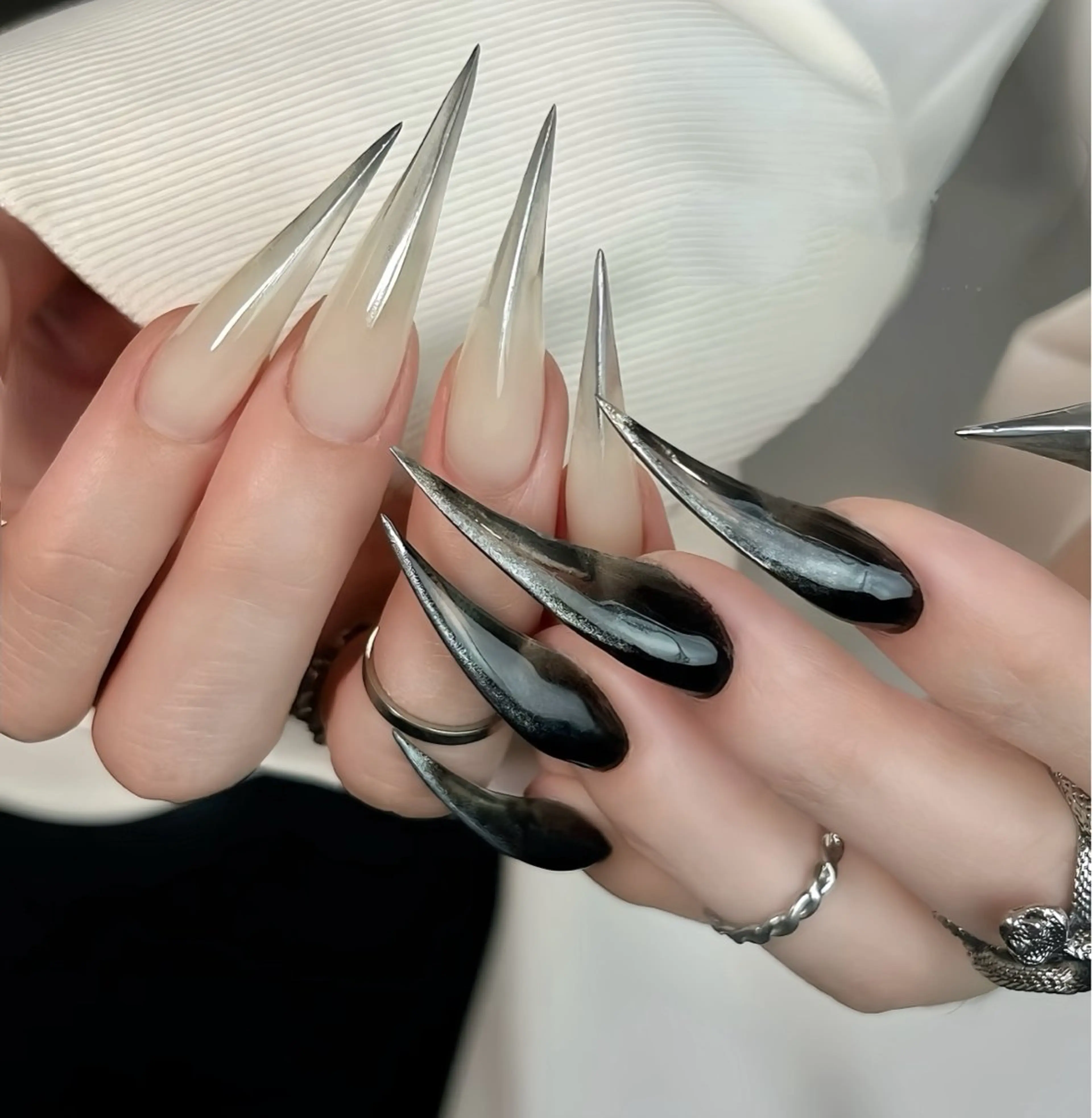 ネイル チークネイル フレンチネイル ガラスフレンチ グラデーション キラキラネイル ハンドネイル Rin Nail 新大久保店のネイルデザイン