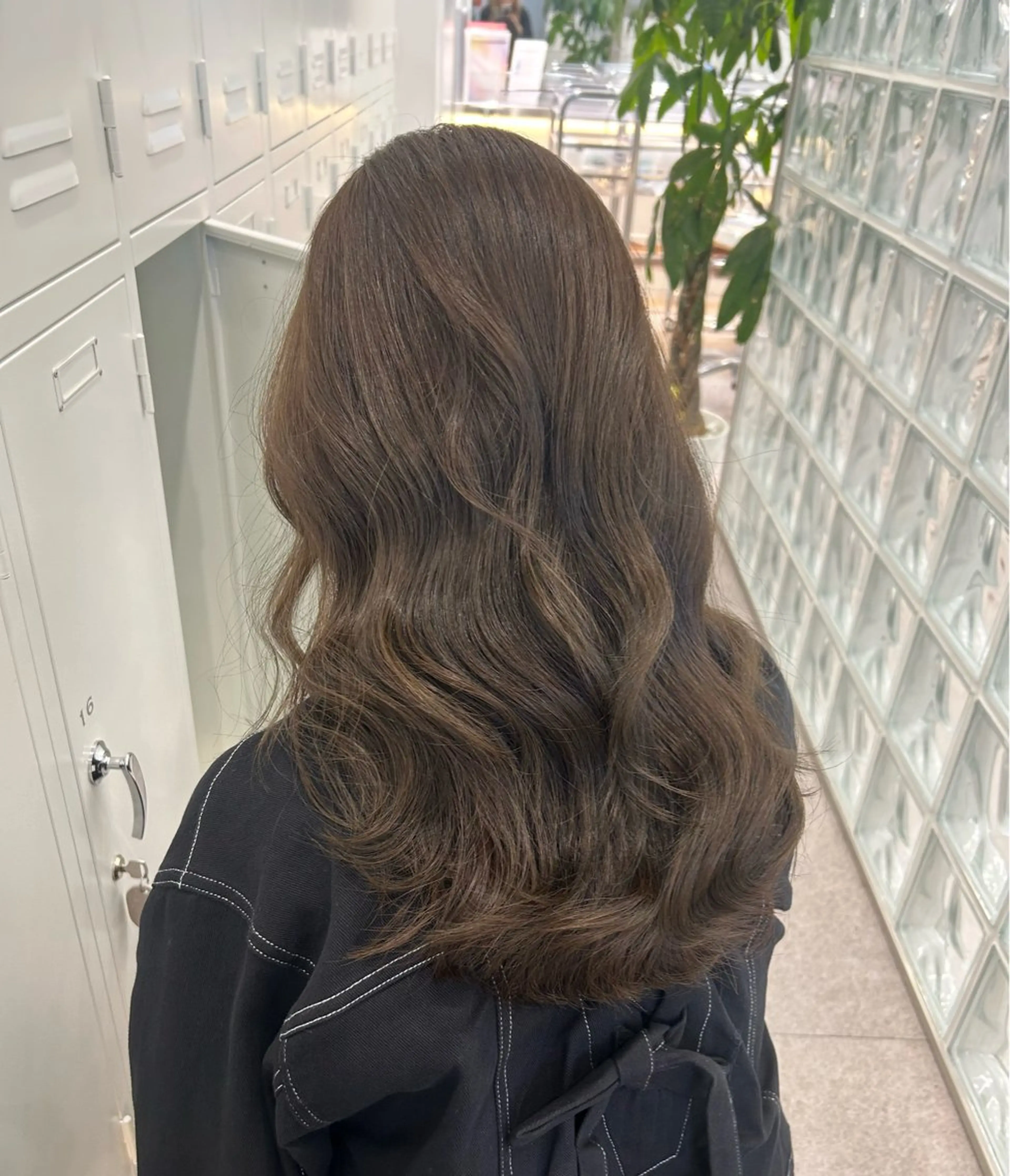 セミロング カラー ベージュカラー 透明感カラー トリートメント ミルクティーベージュ /sara💛のヘアスタイル