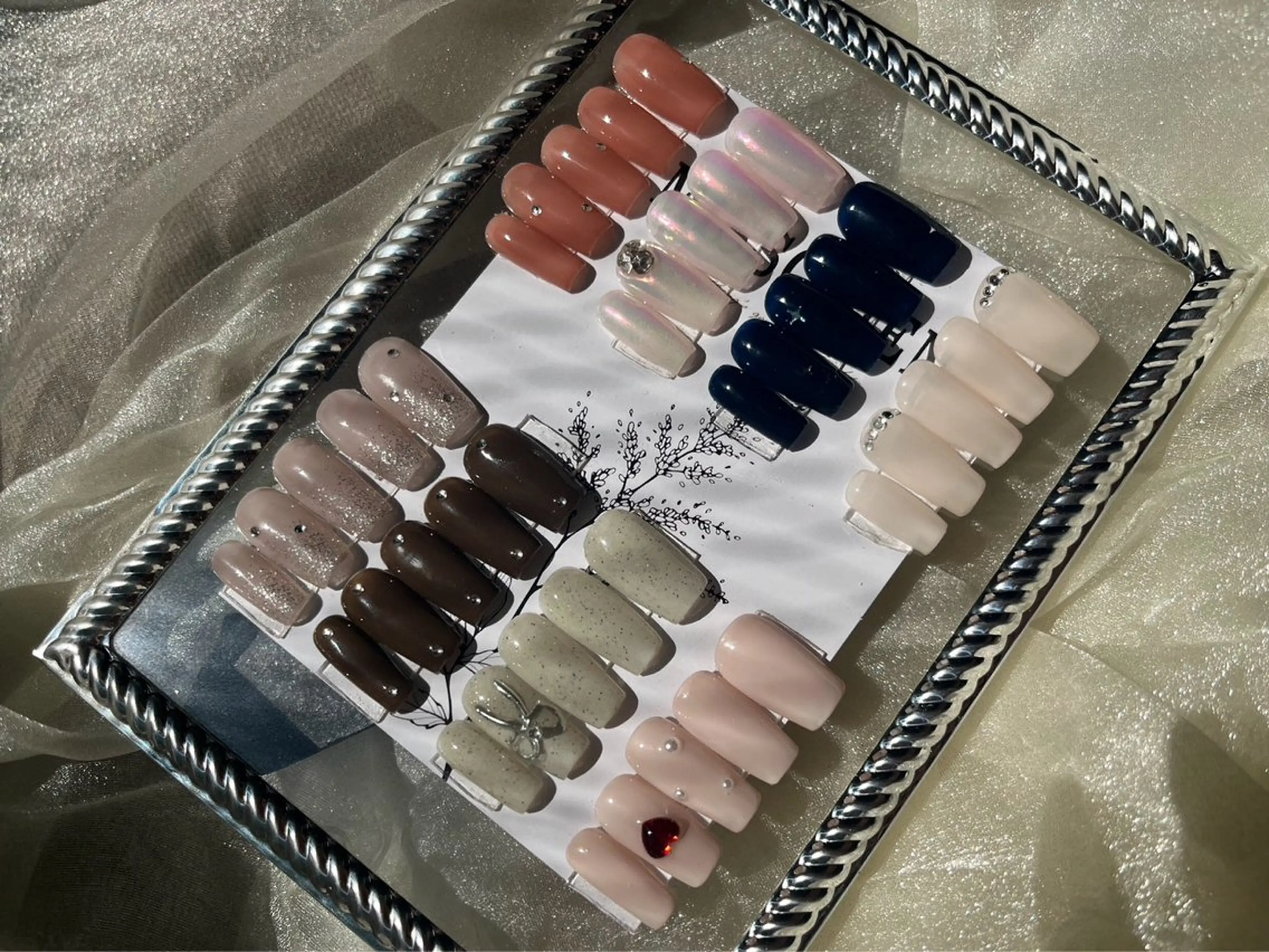 ネイル 生井 舞花のネイルデザイン