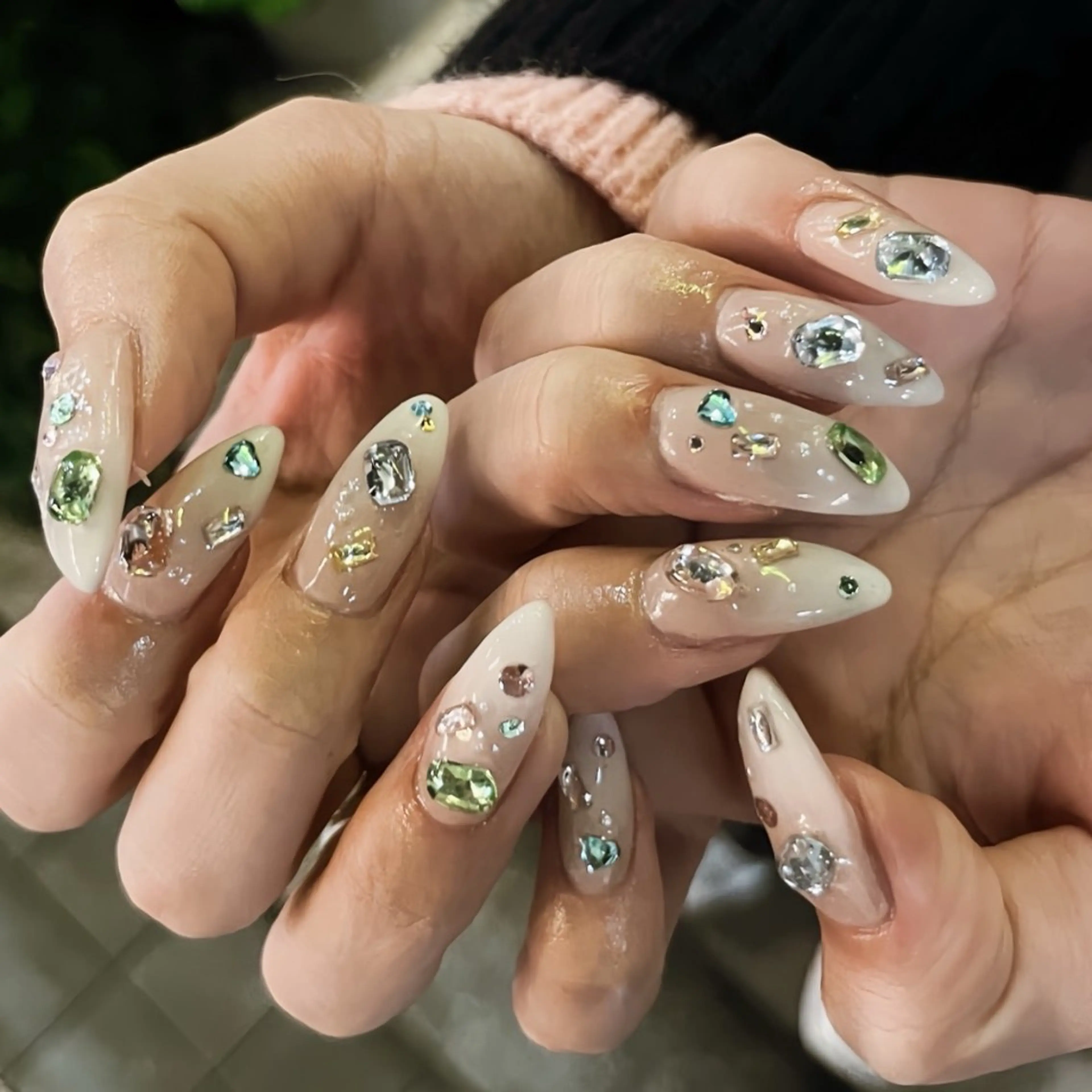 ネイル キラキラネイル 韓国ネイル オフィスネイル ワンカラーネイル ワンホンネイル ハンドネイル LABEL TAKARAのネイルデザイン