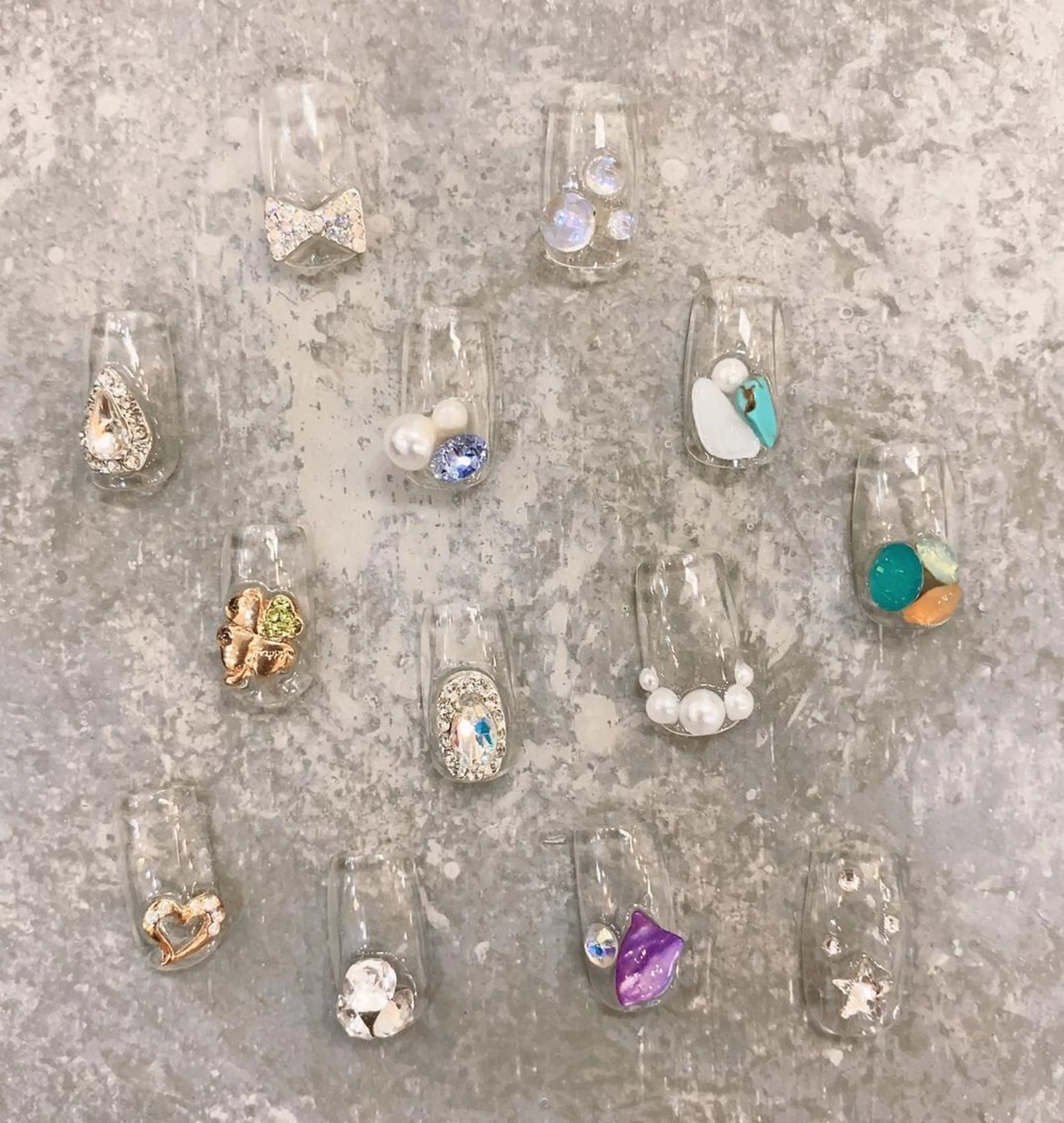 【👑オフあり】[🍉西荻限定💍韓国ワンホンネイル💕]ワンカラー＋1本ビジューアート🎵¥6800 120分の写真