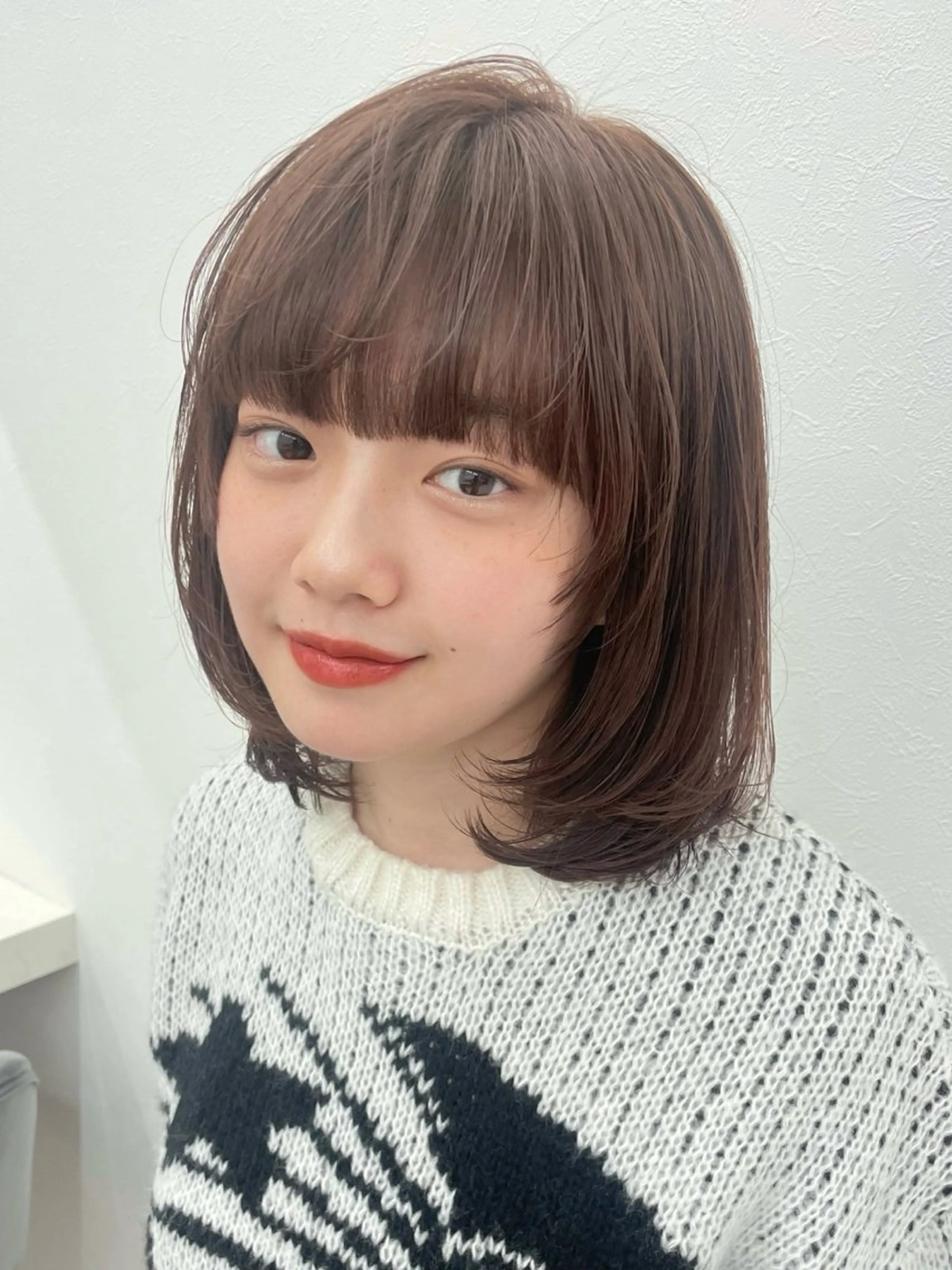 ミディアム 顔まわりレイヤー 顔周りカット レイヤーカット カット ヘアカラー トリートメント ウルフカット/ボブ りなのヘアスタイル