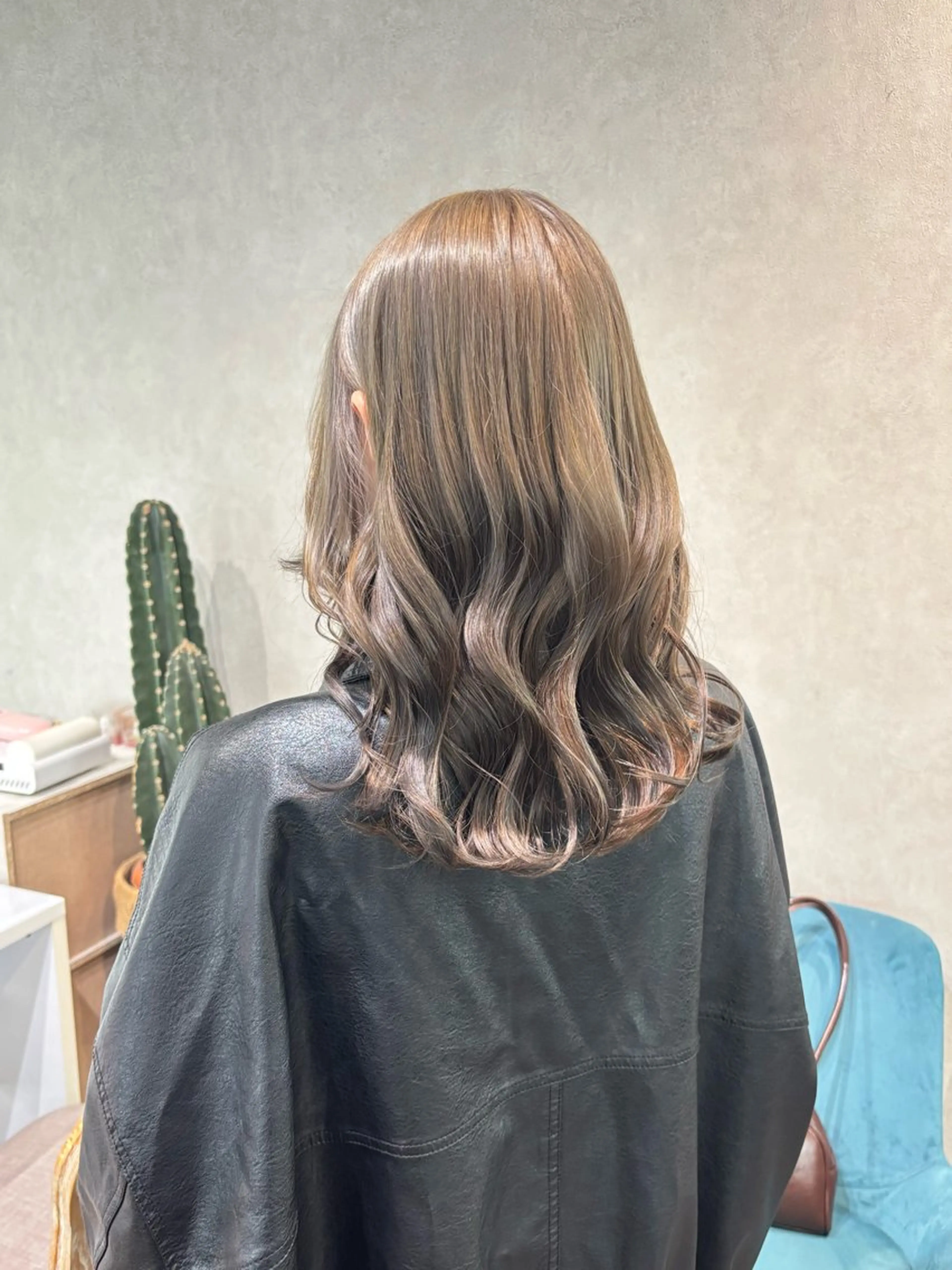 ロング カラー ヘアアレンジ 切りっぱなしボブ ブリーチ ダブルカラー イヤリングカラー ハイライトカラー ヘアカラー iona/ハイトーン /ネイルのネイルデザイン