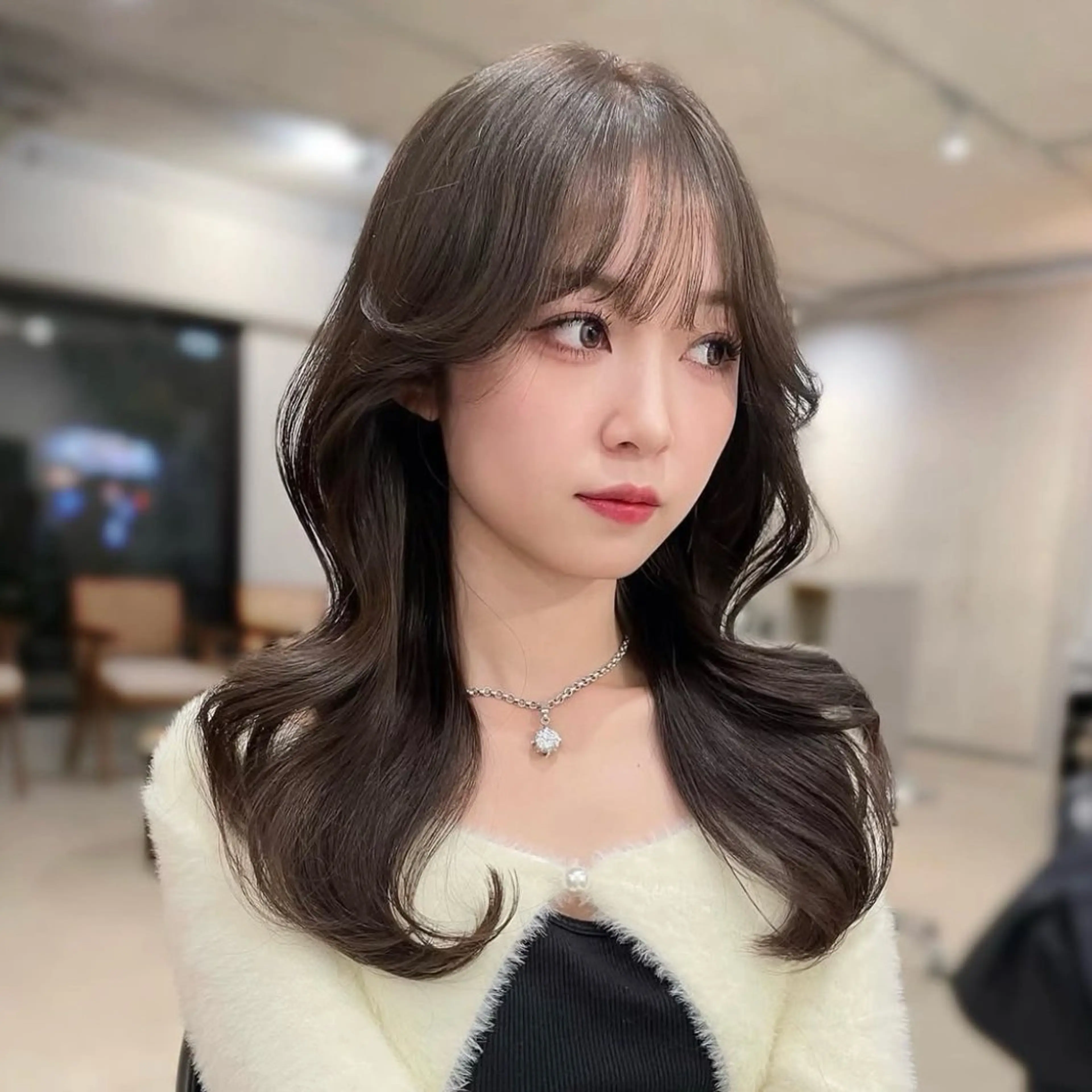 ミディアム レイヤーカット モテ韓国ヘア/ レイヤー🤍RIKAのヘアスタイル