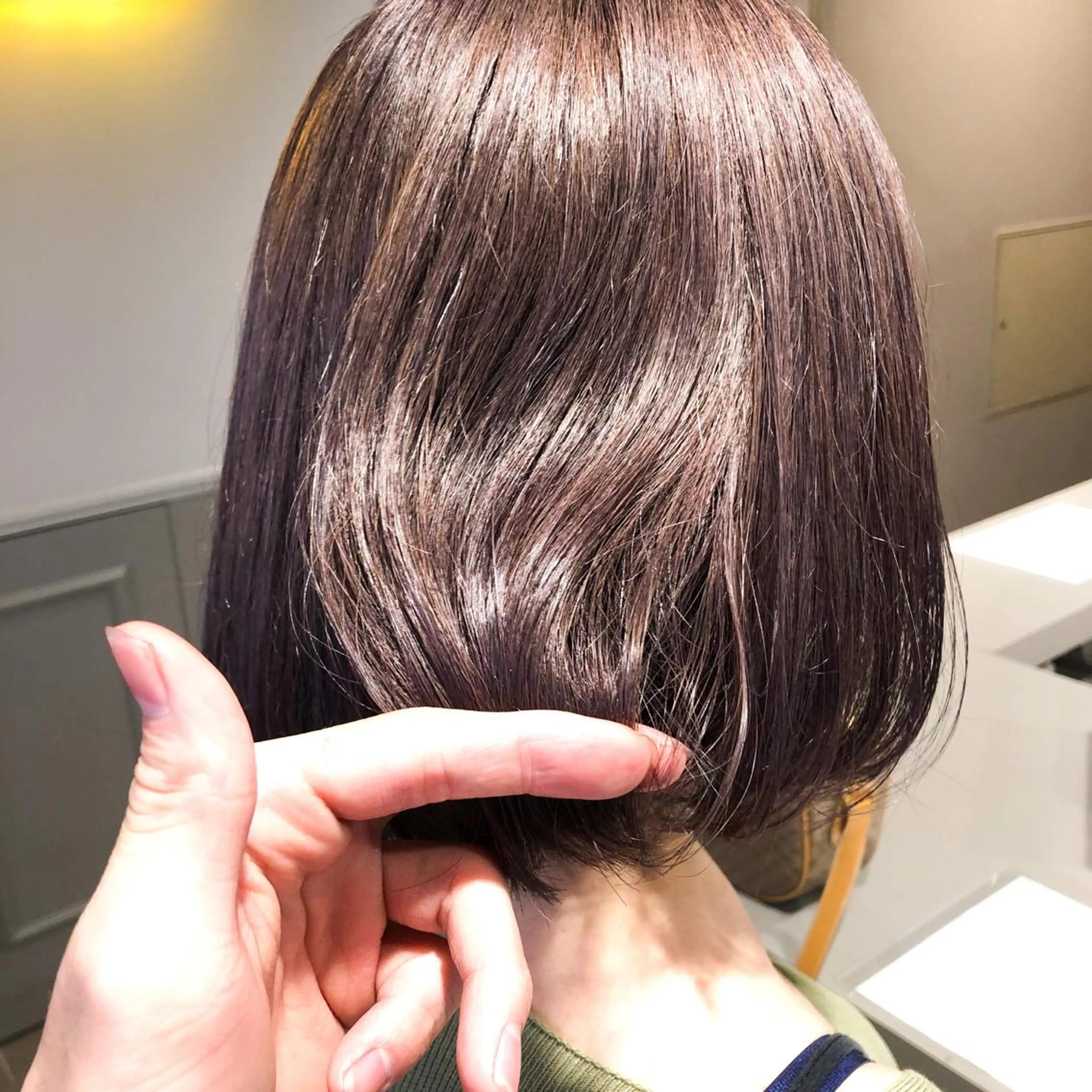 ミディアム カラー ヘアカラー トリートメント ハイトーン×レイヤー カットTAKUMIのヘアスタイル