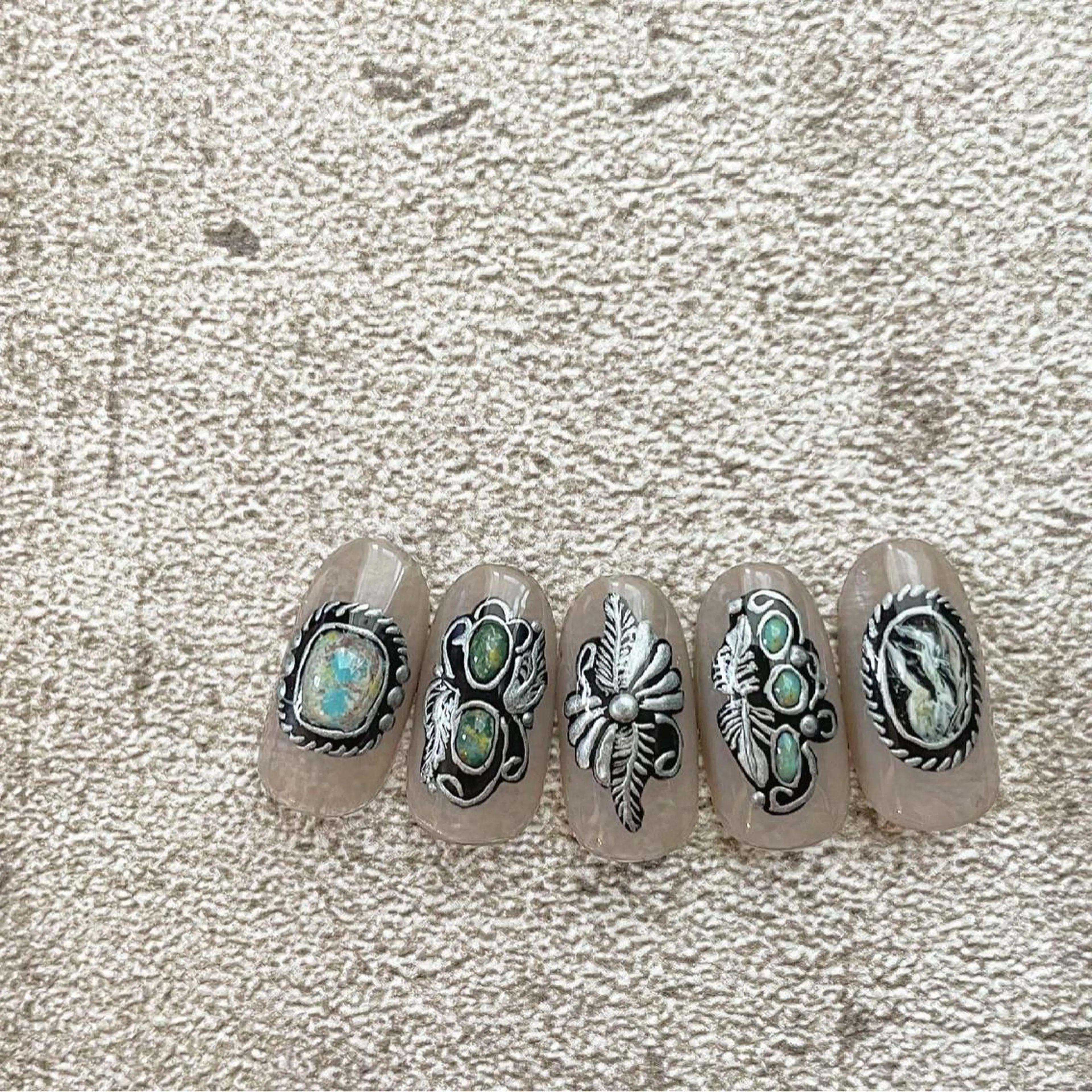 ネイル シルバー Radia bykaonailsのネイルデザイン