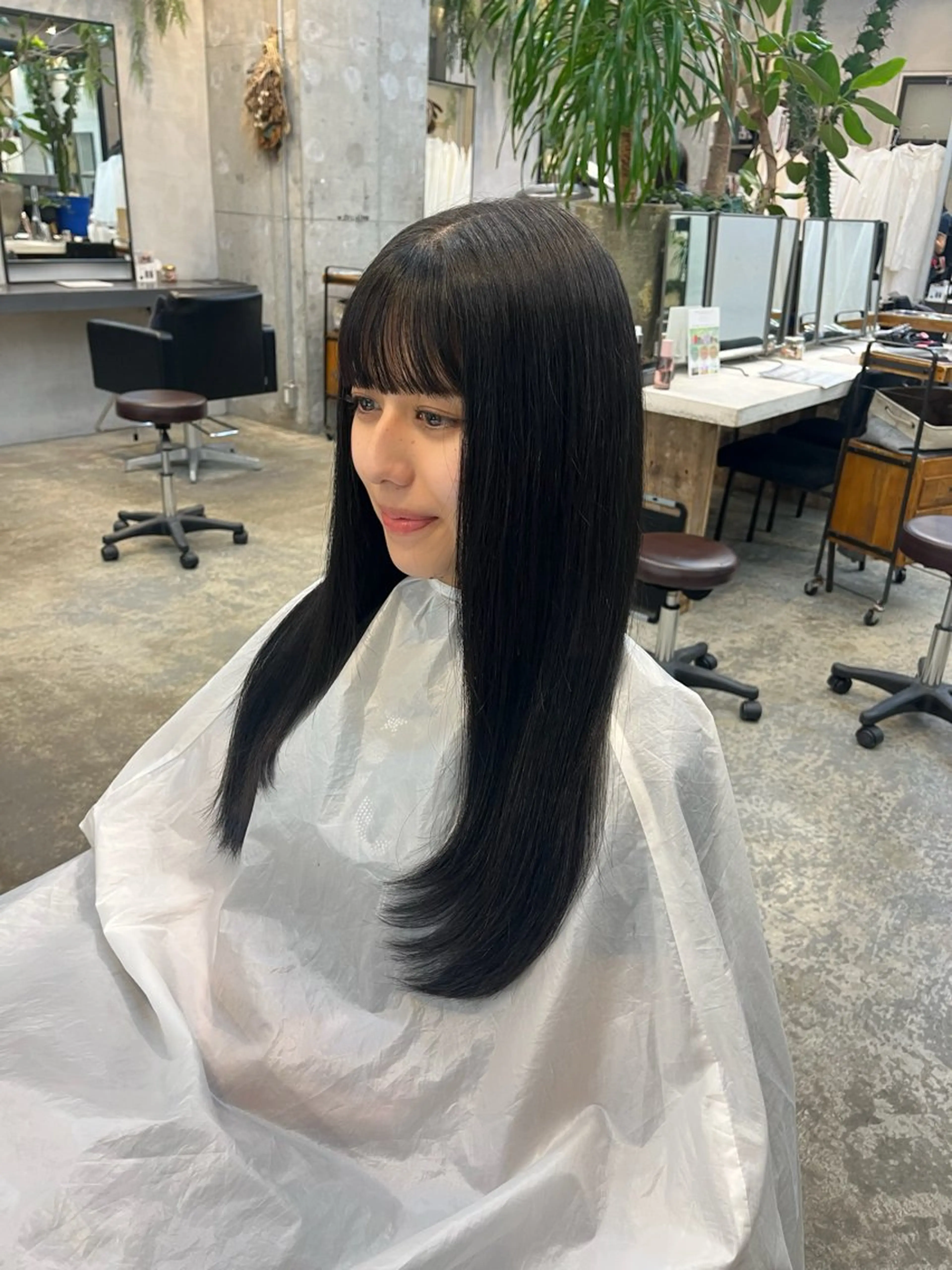 ロング マアヤ/ハイトーン /ハイレイヤーのヘアスタイル