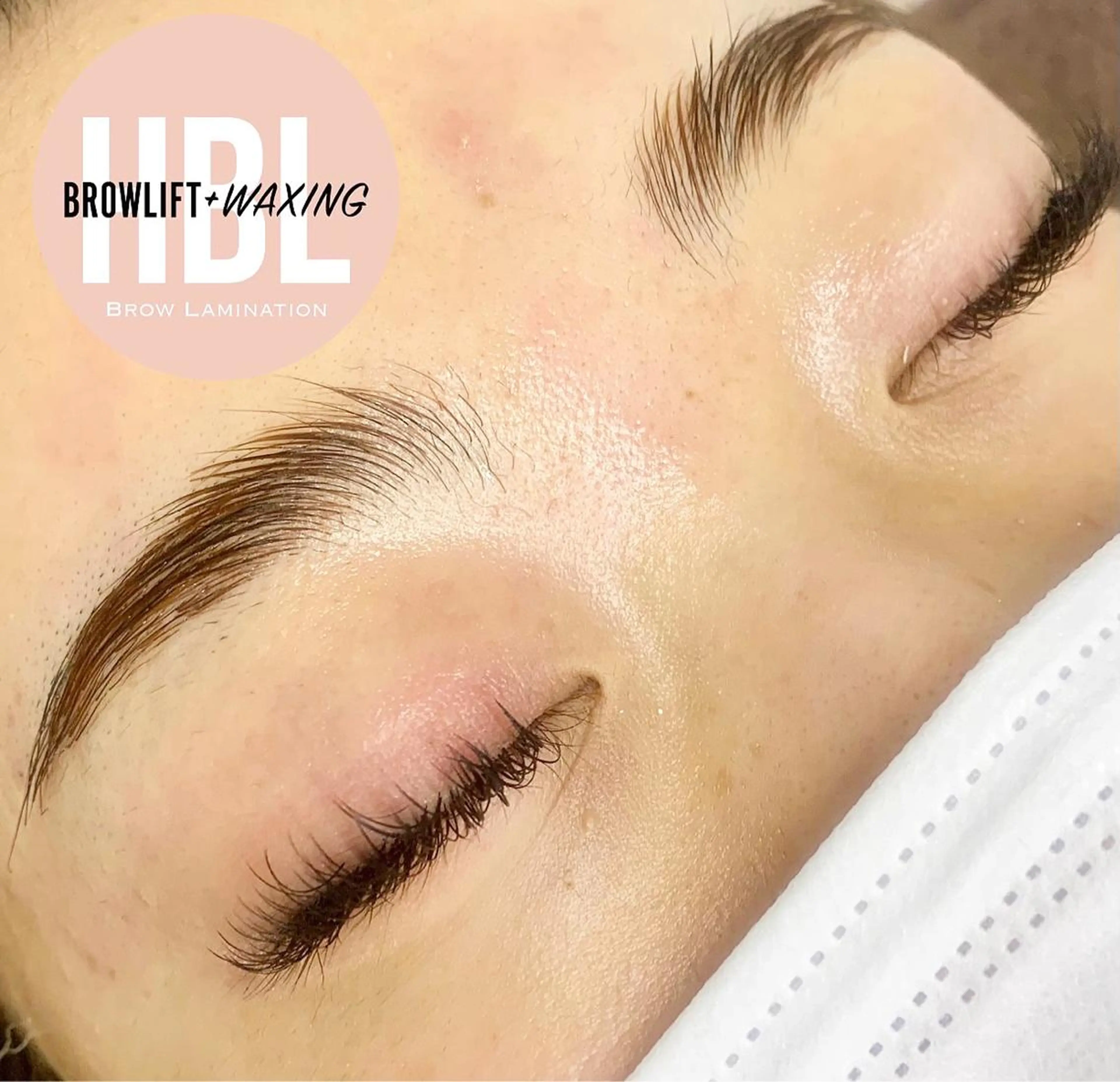 パーマ アイブロウ ハリウッドブロウリフト pu muのネイルデザイン