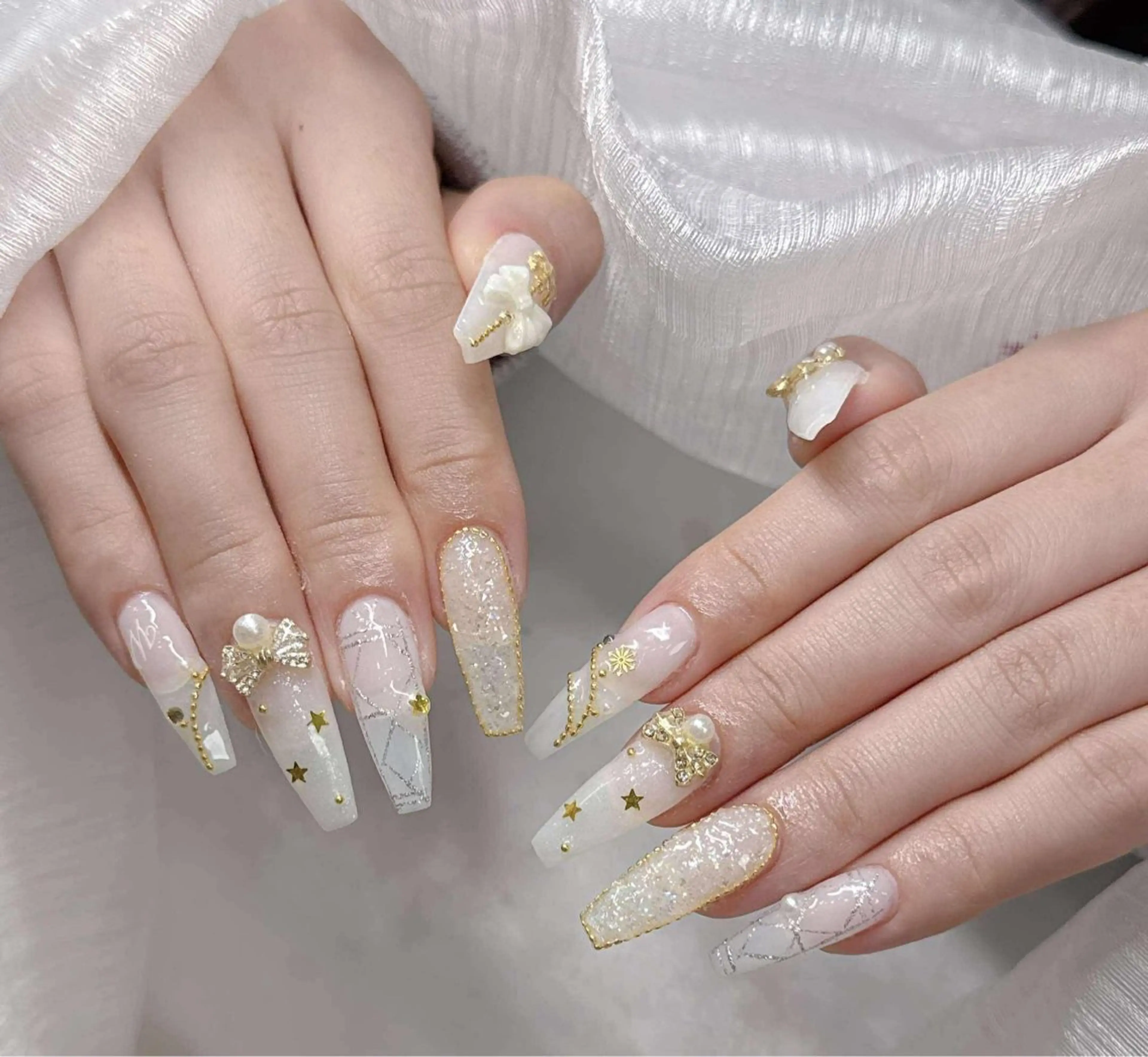 ネイル 長さ出し グラデーション 卒業式 キラキラネイル マグネットネイル ハンドネイル Lee Nailsのネイルデザイン