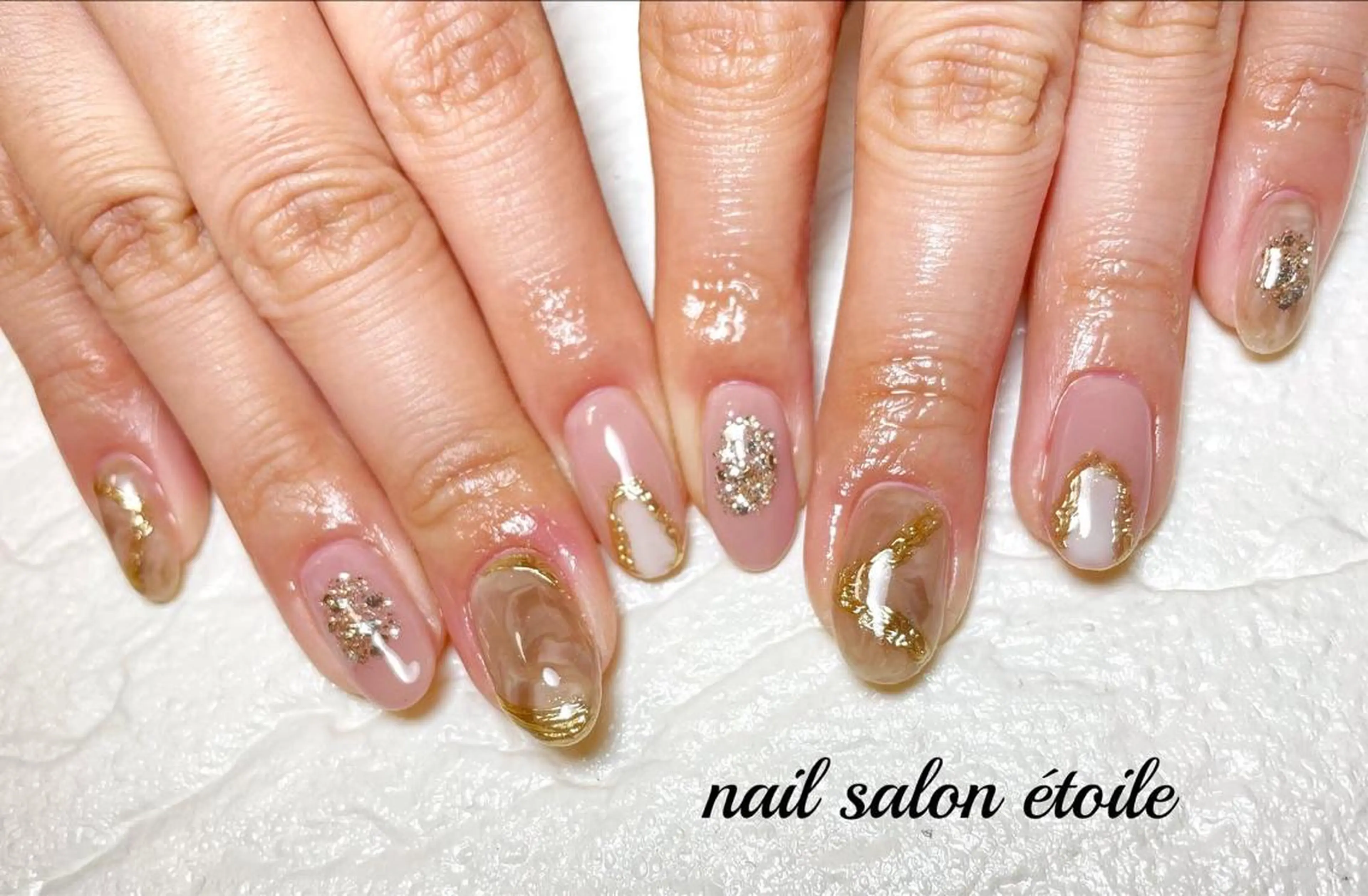 ネイル アートネイル ブラウン ジェルネイル ラメ(グリッター) ニュアンスネイル ハンドネイル nail salon étoileのネイルデザイン