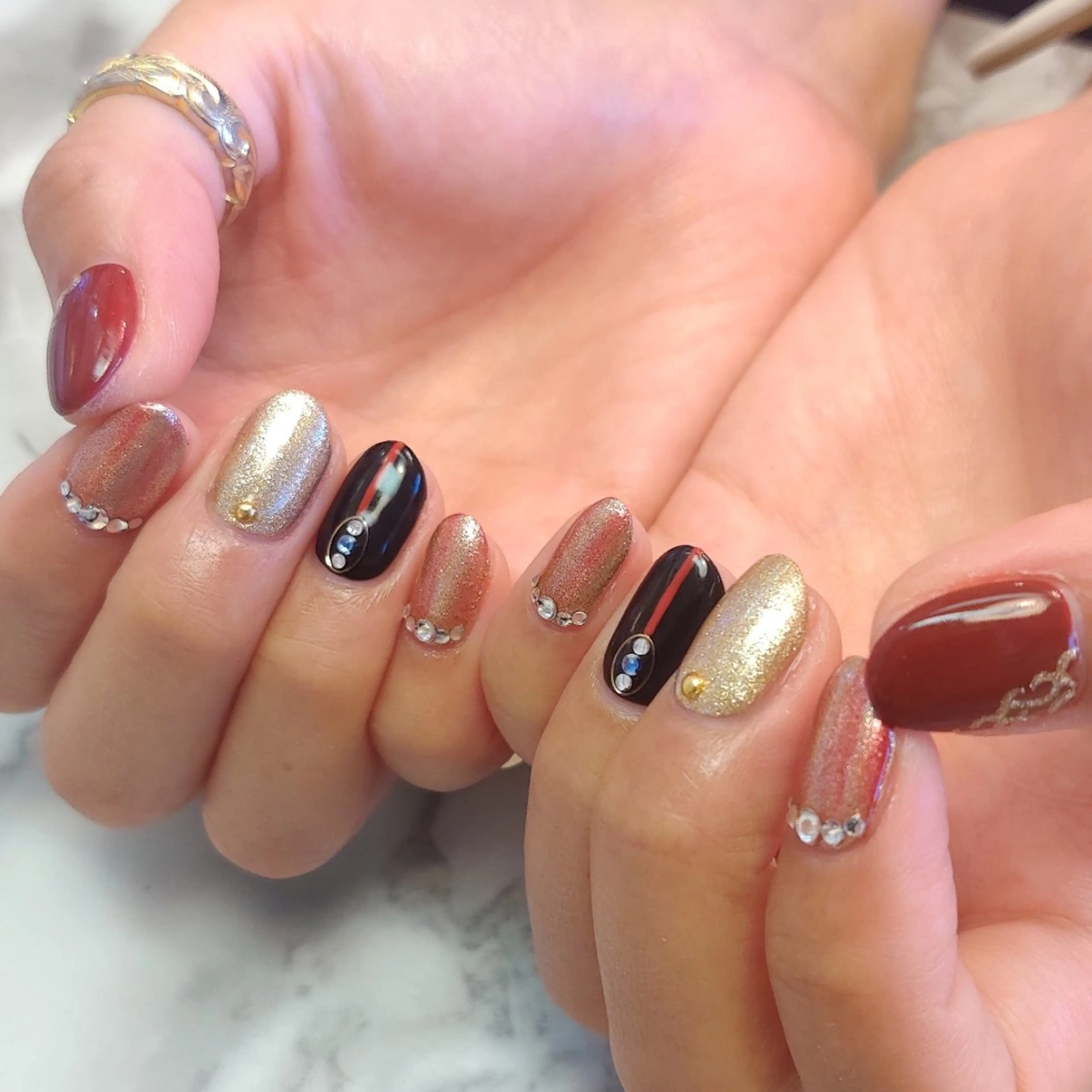 ネイル キラキラネイル ジェヌインネイル 河内のネイルデザイン